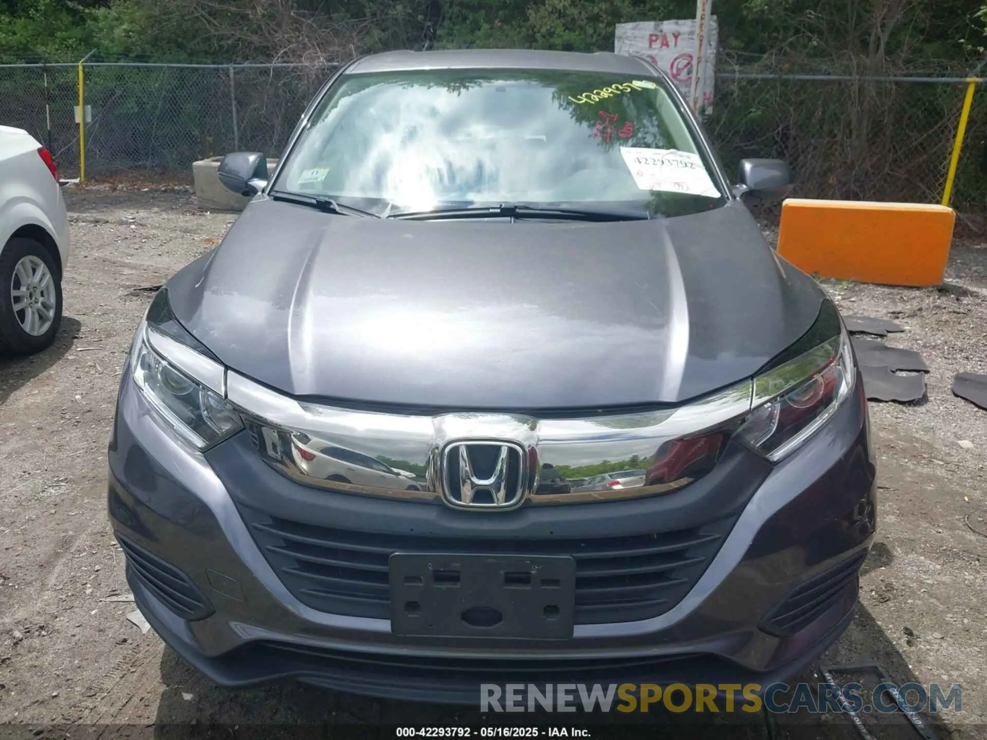 12 Photograph of a damaged car 3CZRU6H38KG716585 HONDA HR-V 2019