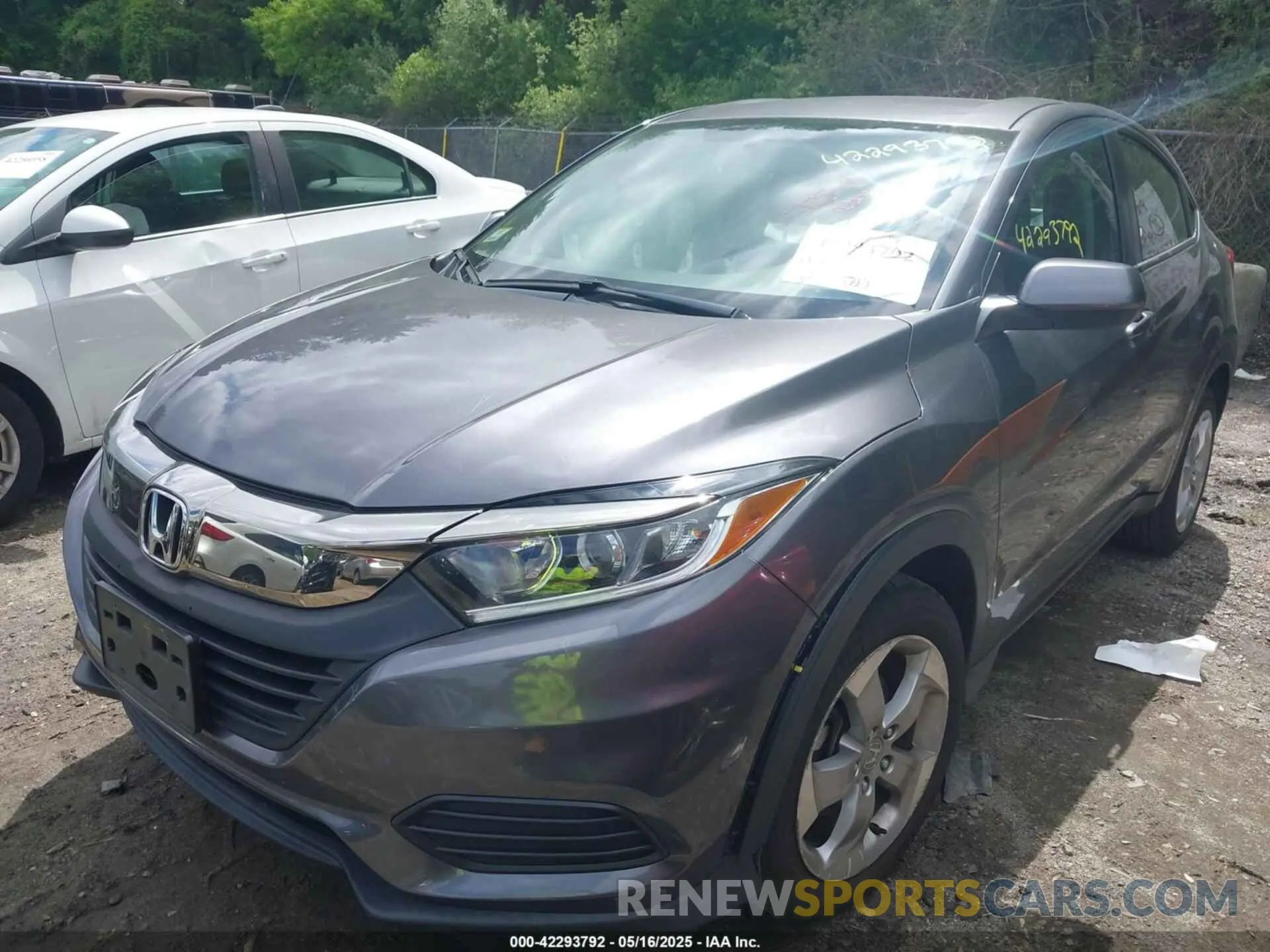 2 Photograph of a damaged car 3CZRU6H38KG716585 HONDA HR-V 2019