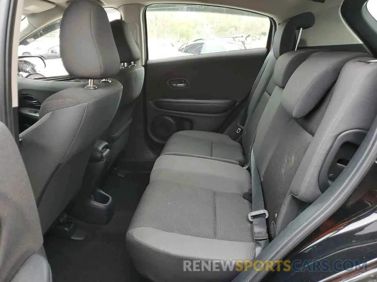 11 Photograph of a damaged car 3CZRU6H38KG723312 HONDA HR-V 2019