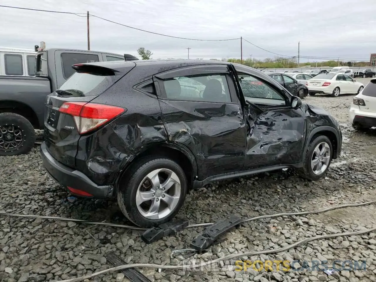 3 Photograph of a damaged car 3CZRU6H38KG723312 HONDA HR-V 2019