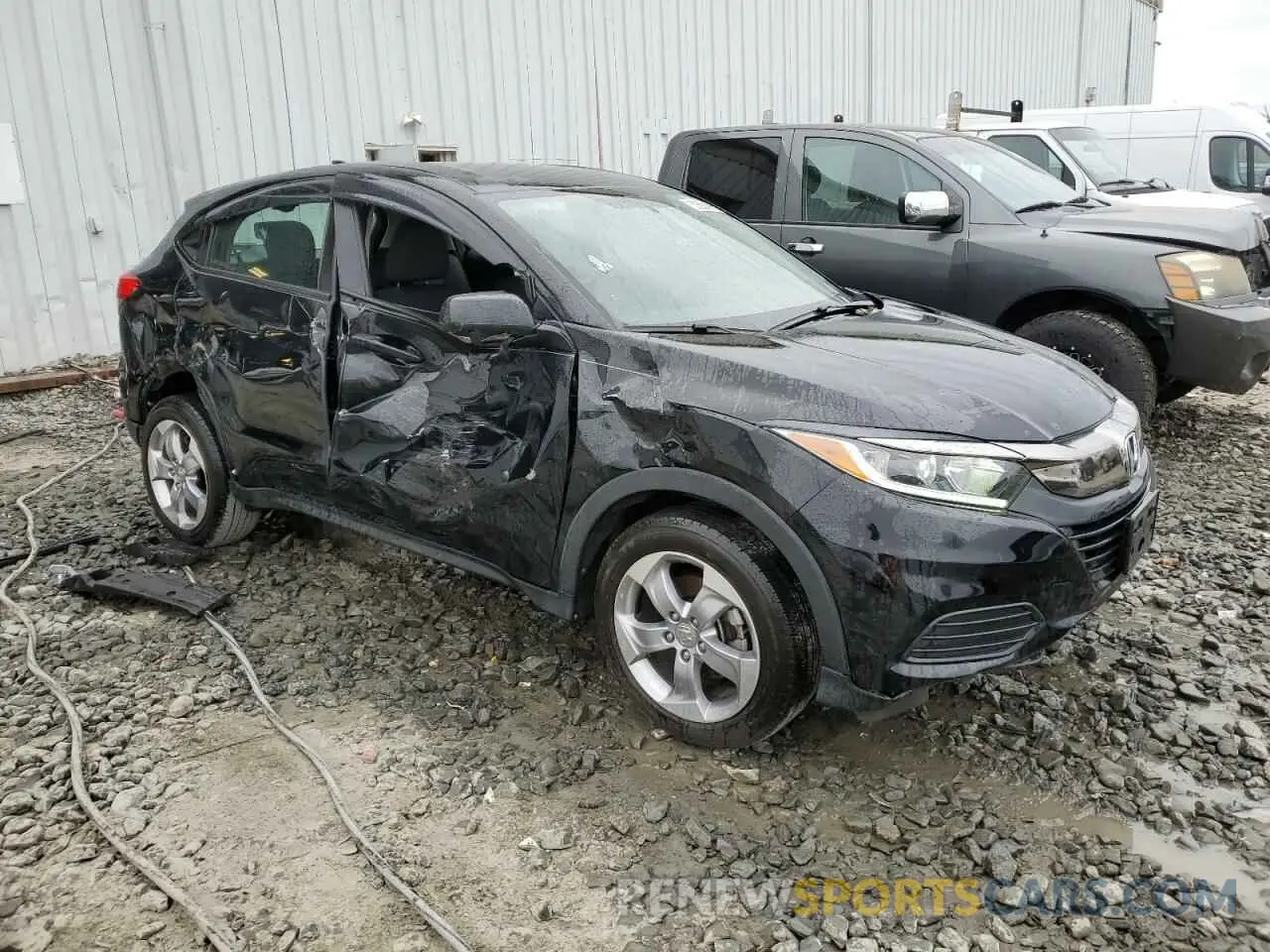 4 Photograph of a damaged car 3CZRU6H38KG723312 HONDA HR-V 2019