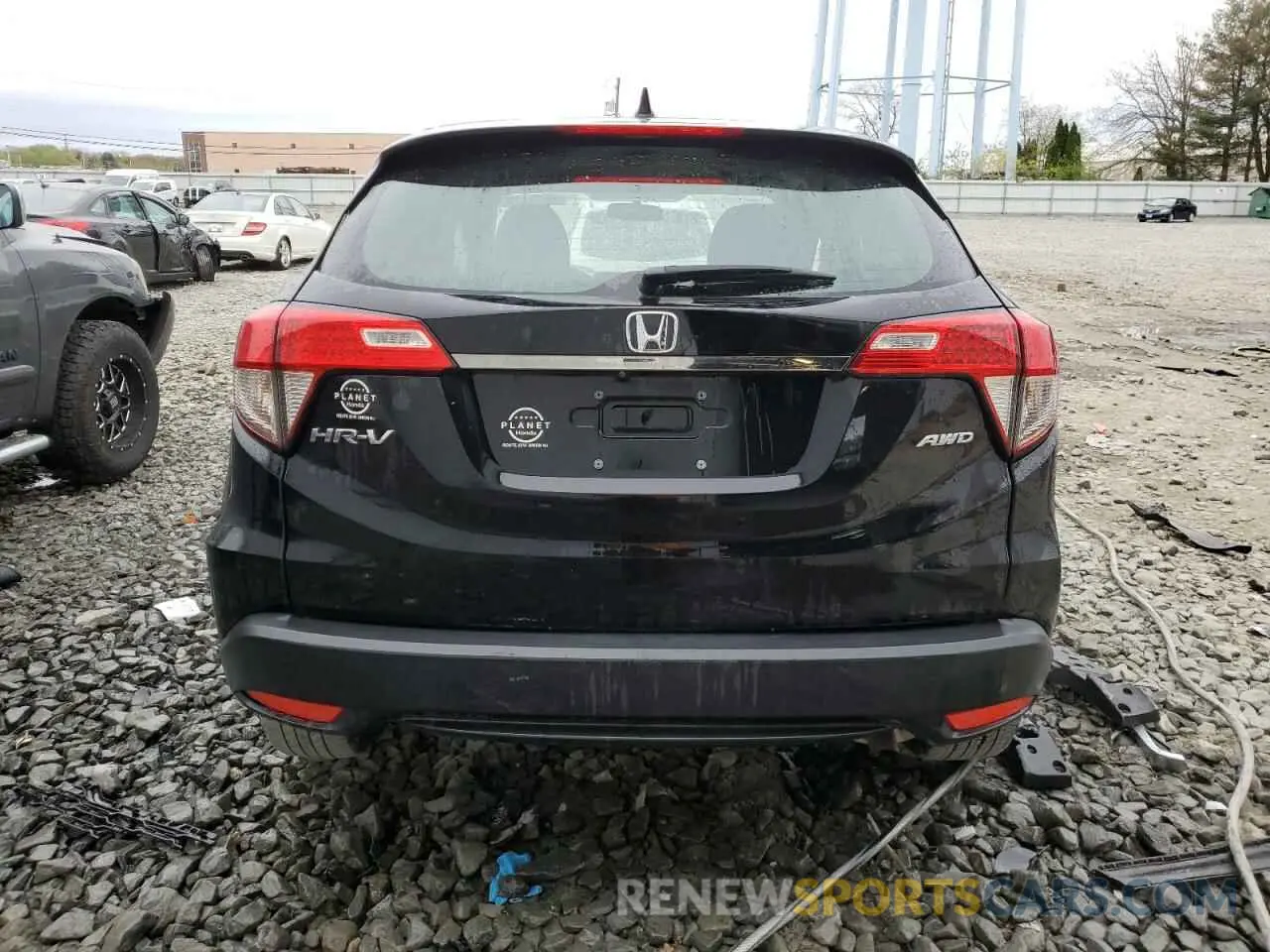 6 Photograph of a damaged car 3CZRU6H38KG723312 HONDA HR-V 2019