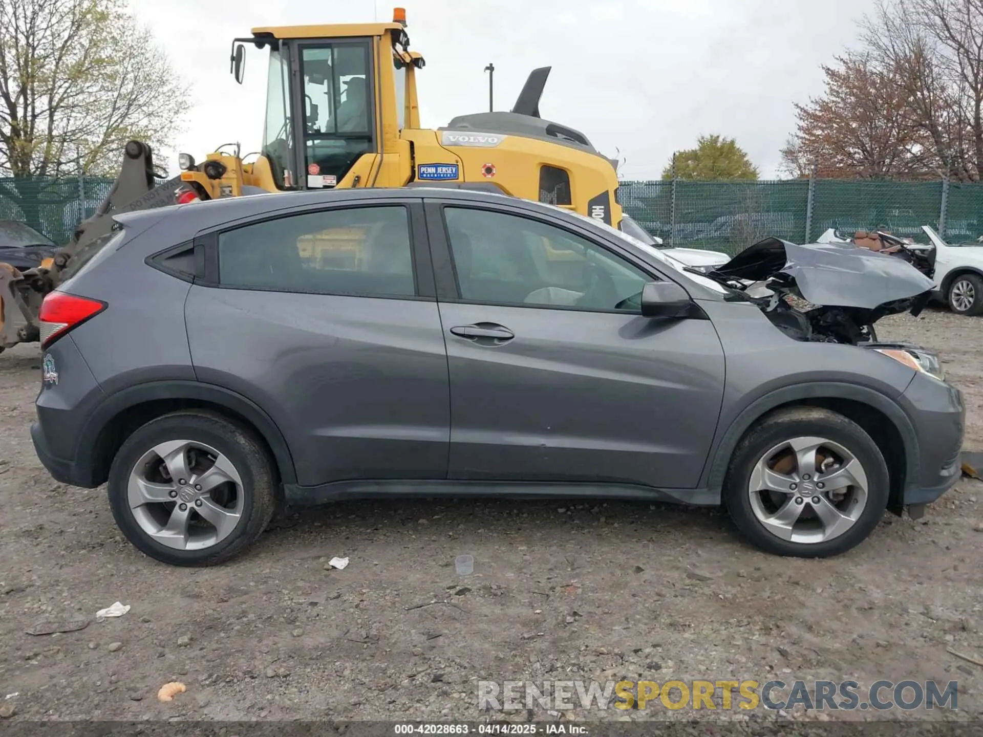 12 Photograph of a damaged car 3CZRU6H38KG725254 HONDA HR-V 2019