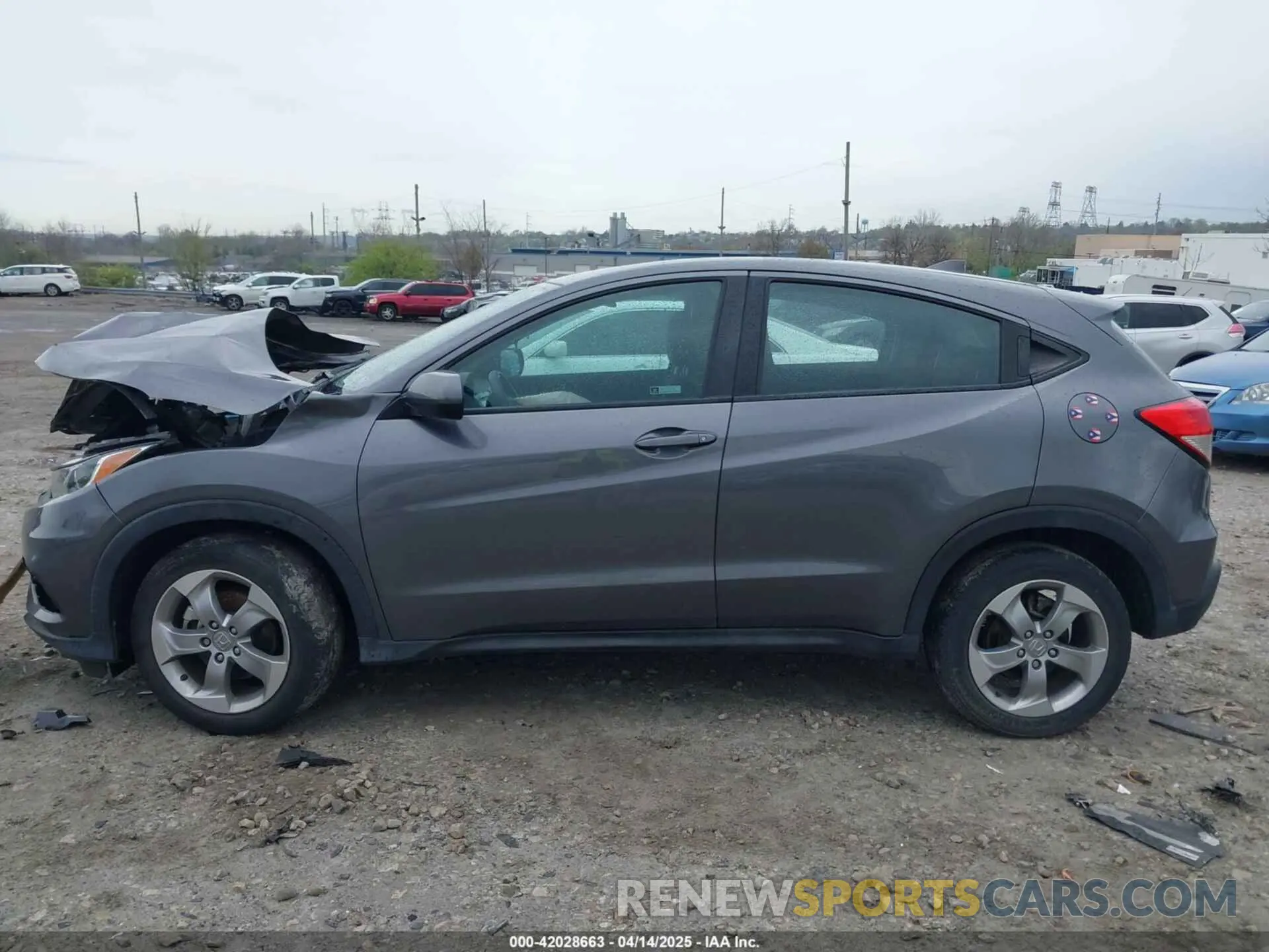 13 Photograph of a damaged car 3CZRU6H38KG725254 HONDA HR-V 2019