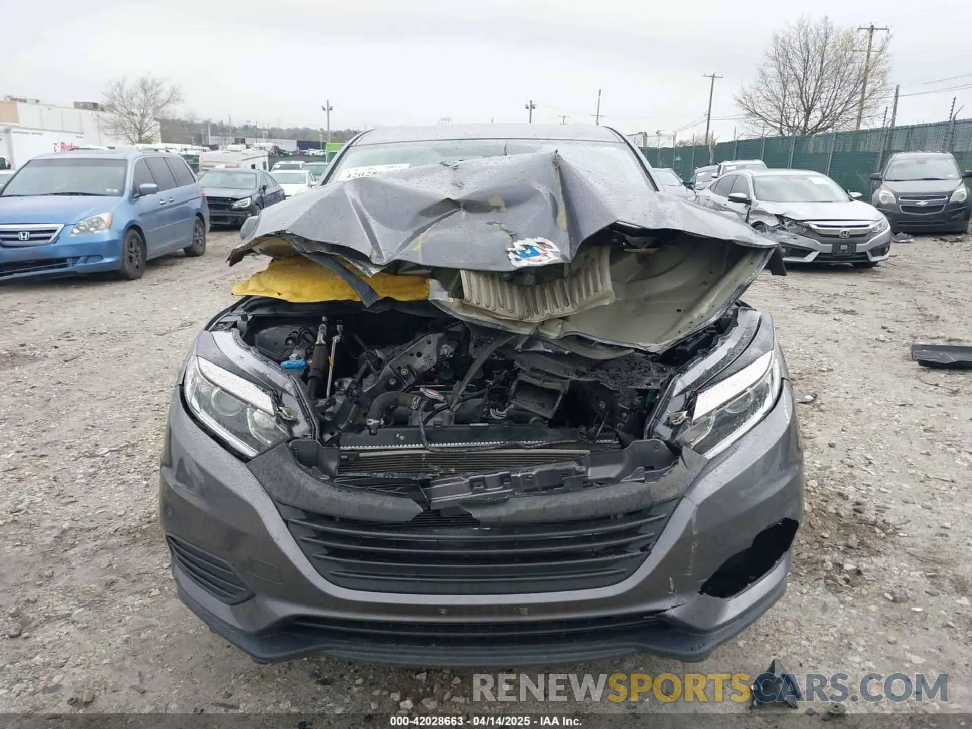 6 Photograph of a damaged car 3CZRU6H38KG725254 HONDA HR-V 2019