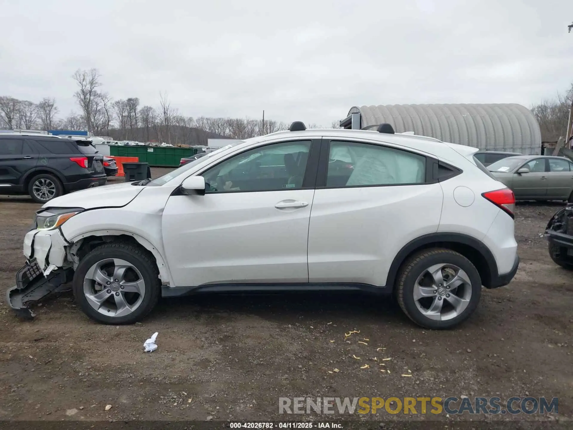 14 Photograph of a damaged car 3CZRU6H38KM743805 HONDA HR-V 2019