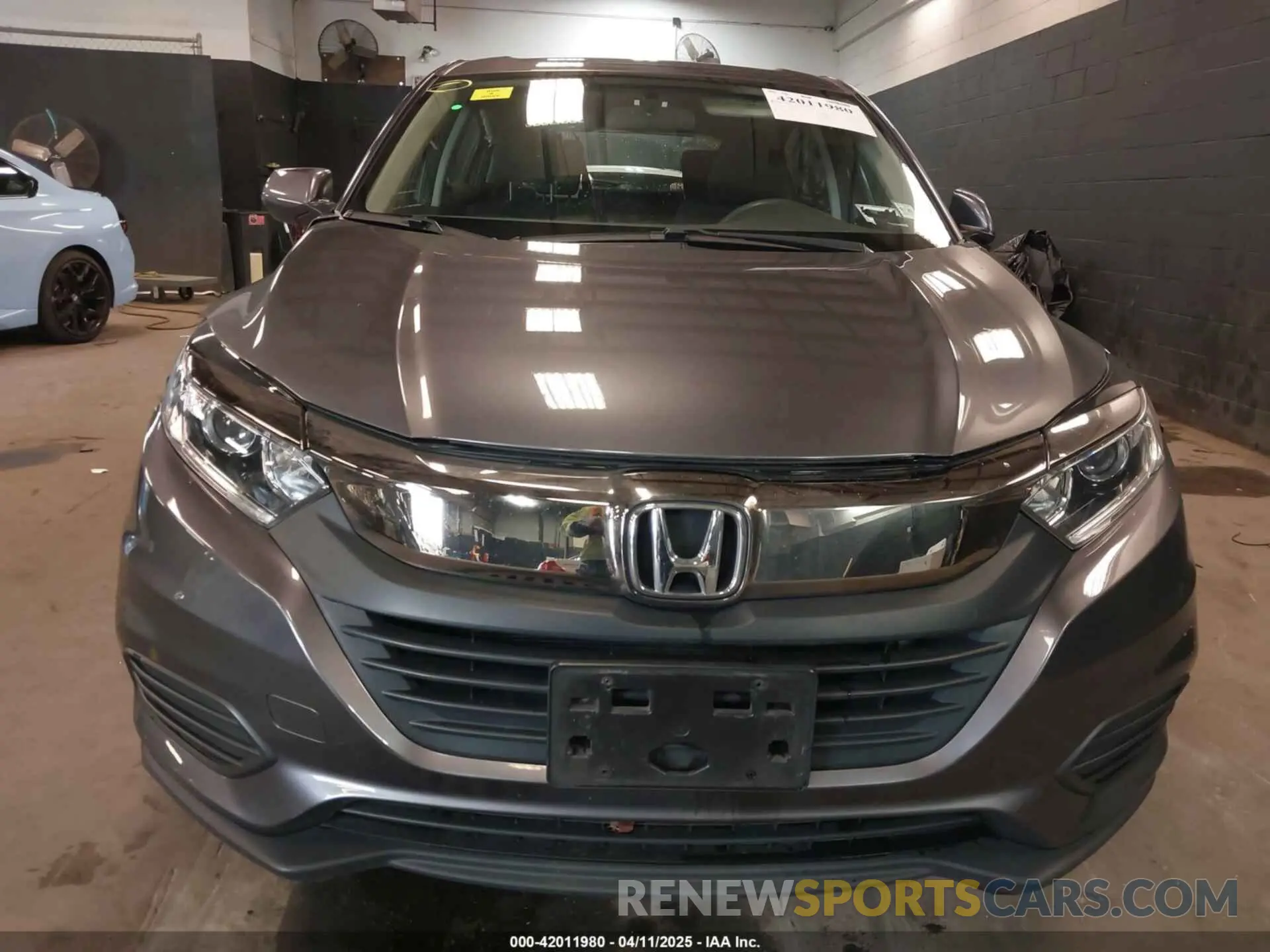 12 Photograph of a damaged car 3CZRU6H39KG710049 HONDA HR-V 2019