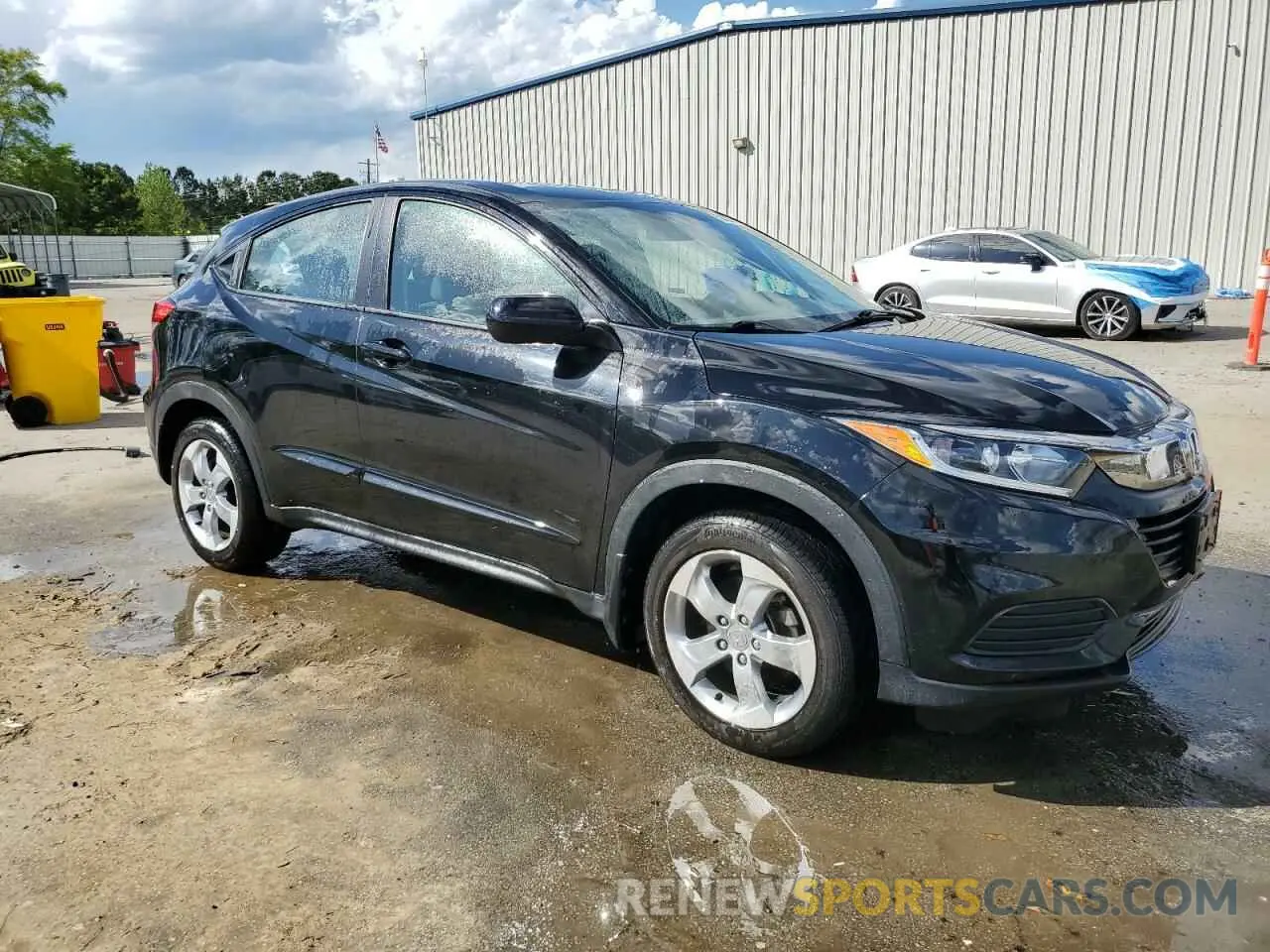 4 Photograph of a damaged car 3CZRU6H39KG714764 HONDA HR-V 2019