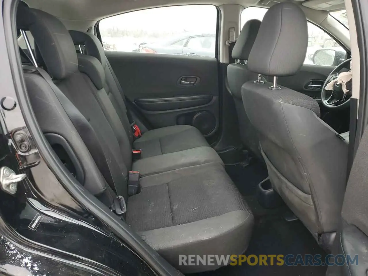 11 Photograph of a damaged car 3CZRU6H39KG722038 HONDA HR-V 2019