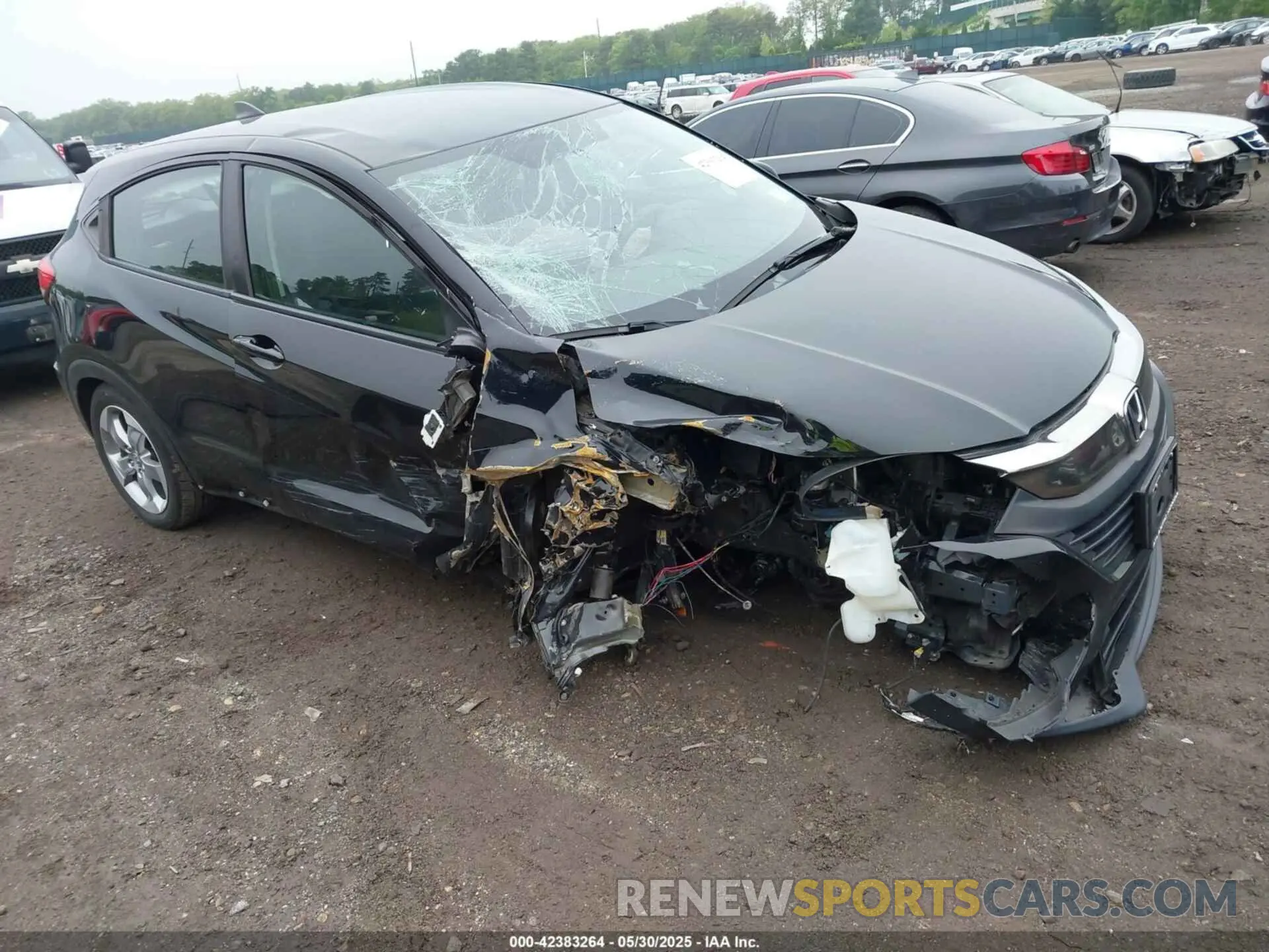1 Photograph of a damaged car 3CZRU6H39KG722170 HONDA HR-V 2019