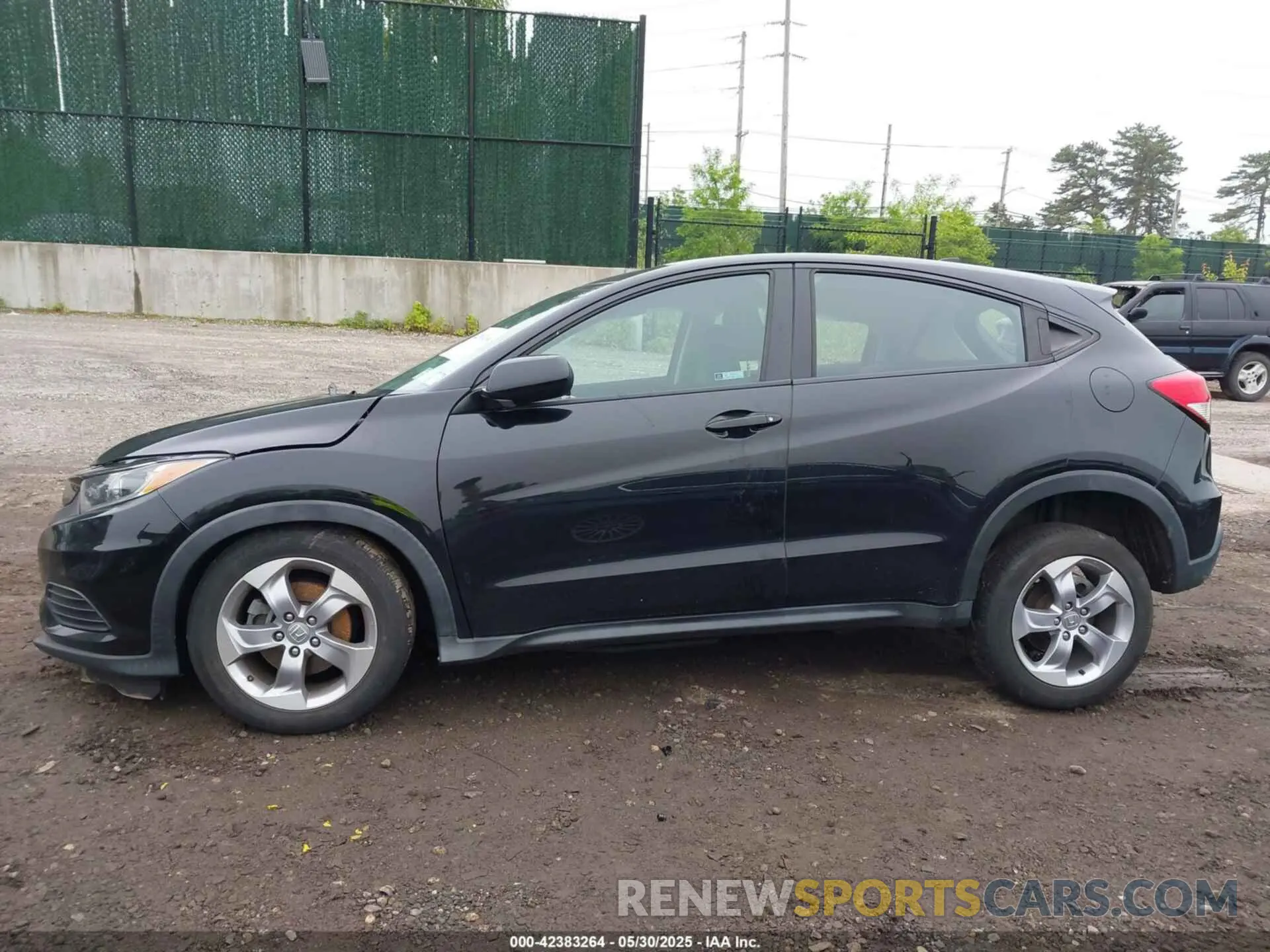 14 Photograph of a damaged car 3CZRU6H39KG722170 HONDA HR-V 2019