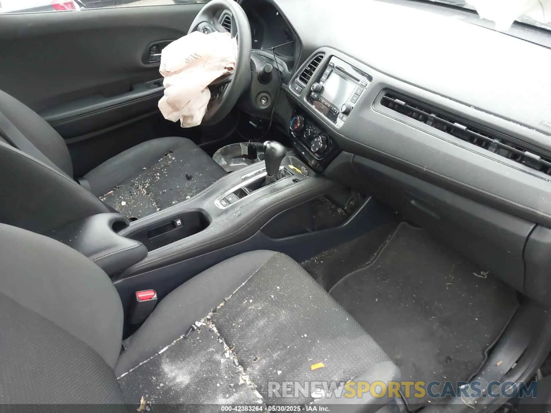 5 Photograph of a damaged car 3CZRU6H39KG722170 HONDA HR-V 2019