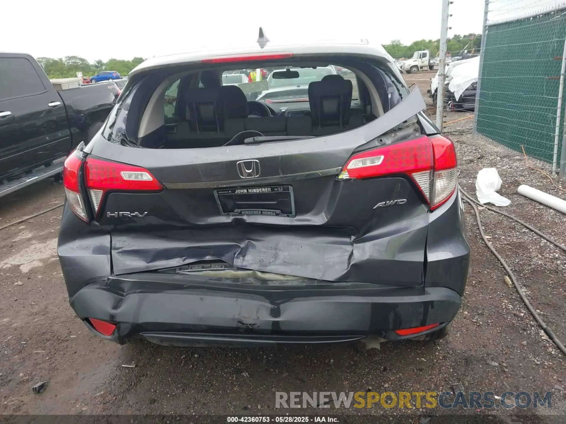 16 Photograph of a damaged car 3CZRU6H3XKG706396 HONDA HR-V 2019