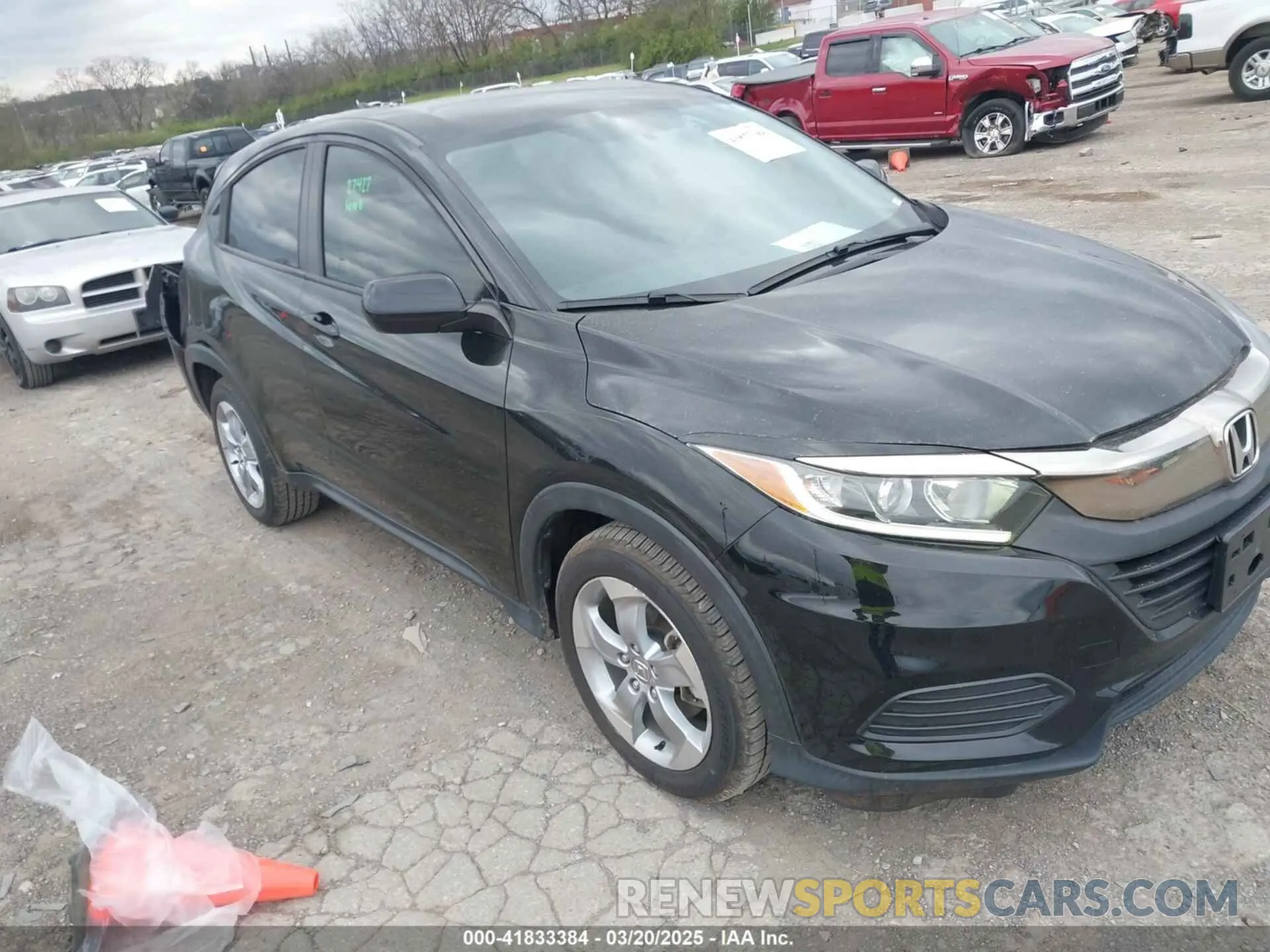 1 Photograph of a damaged car 3CZRU6H3XKG707838 HONDA HR-V 2019