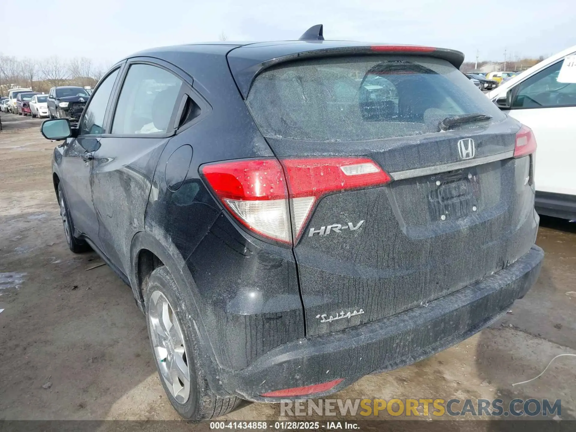 3 Photograph of a damaged car 3CZRU6H3XKG707855 HONDA HR-V 2019