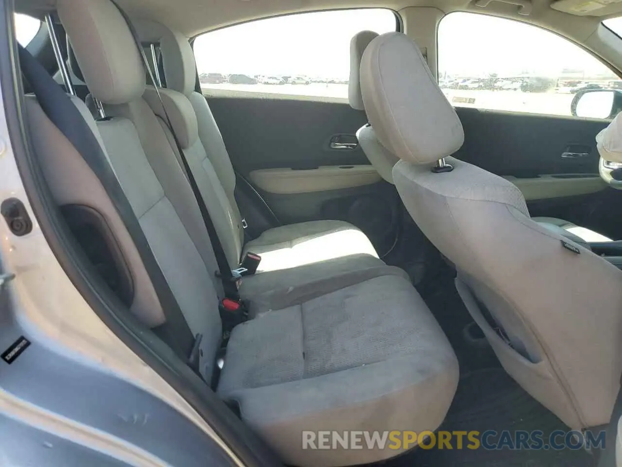 10 Photograph of a damaged car 3CZRU6H3XKG710125 HONDA HR-V 2019