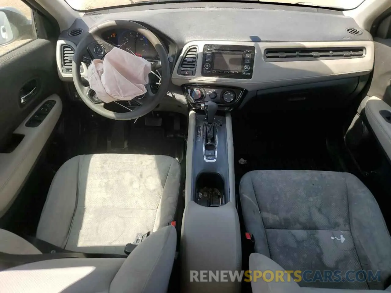8 Photograph of a damaged car 3CZRU6H3XKG710125 HONDA HR-V 2019