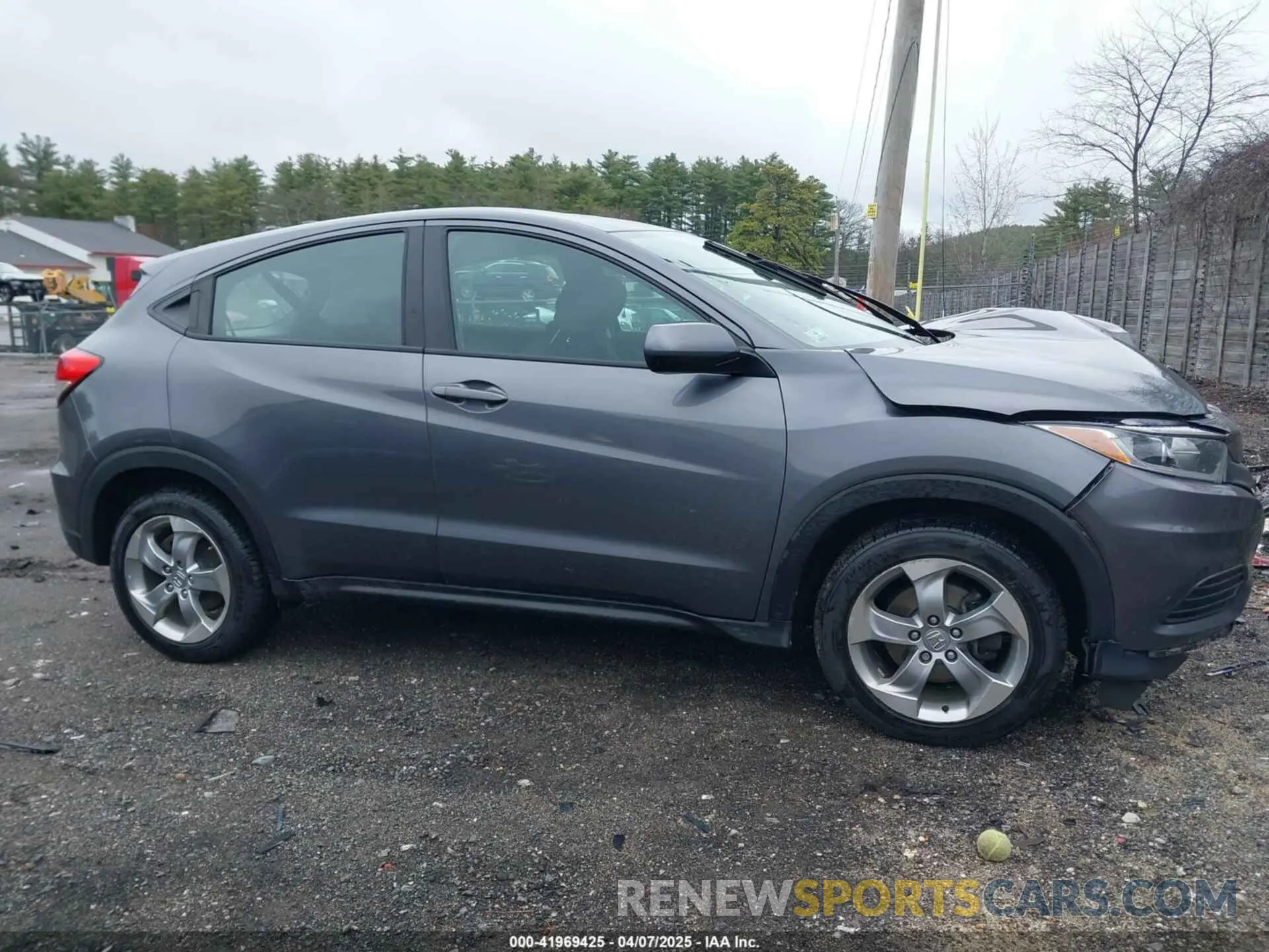 13 Photograph of a damaged car 3CZRU6H3XKG712120 HONDA HR-V 2019