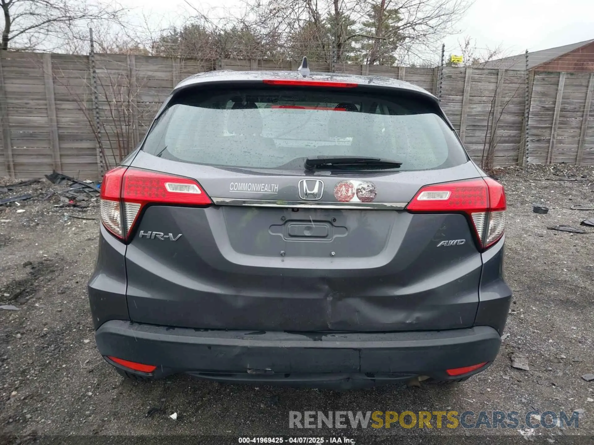 16 Photograph of a damaged car 3CZRU6H3XKG712120 HONDA HR-V 2019