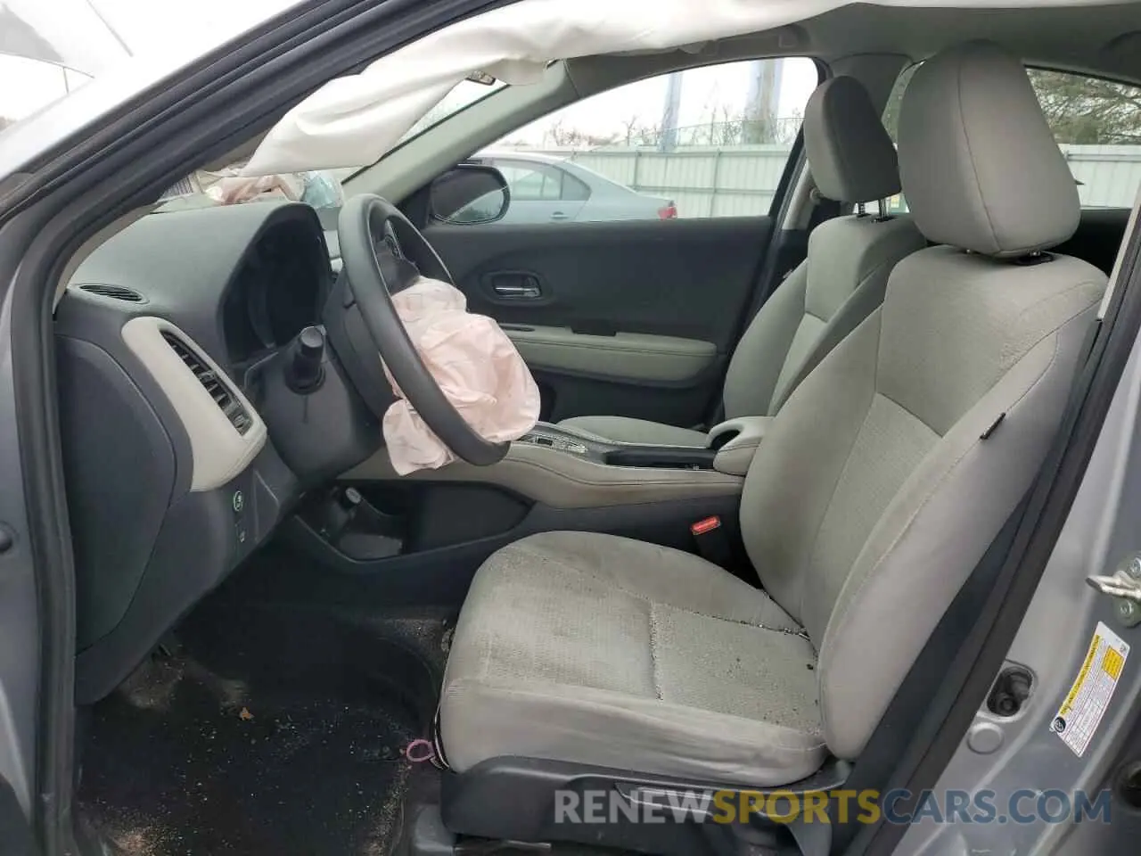7 Photograph of a damaged car 3CZRU6H3XKG728026 HONDA HR-V 2019