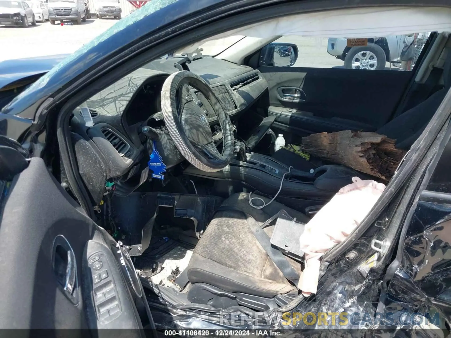 5 Photograph of a damaged car 3CZRU6H50KM724764 HONDA HR-V 2019