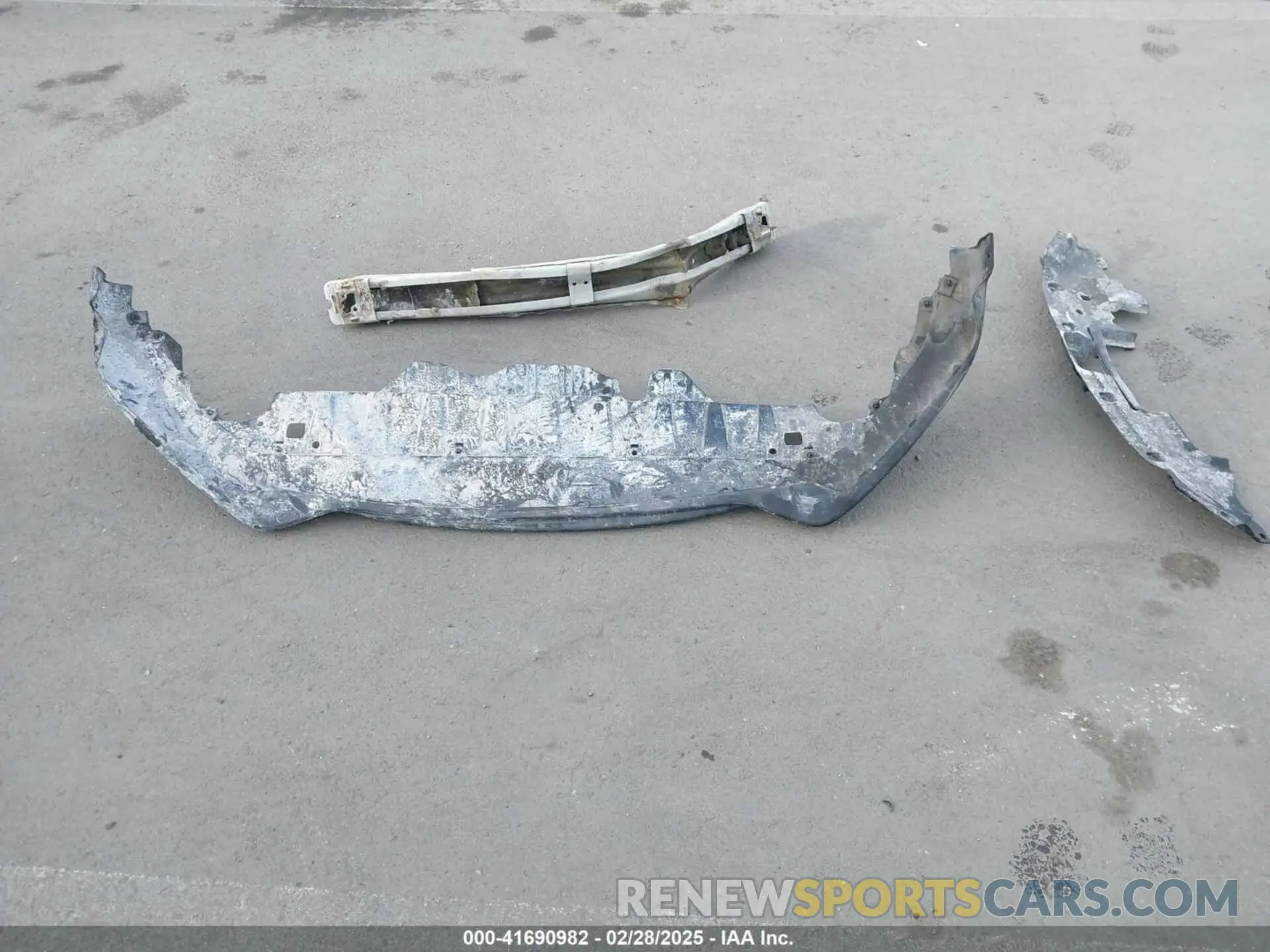 11 Photograph of a damaged car 3CZRU6H50KM732508 HONDA HR-V 2019