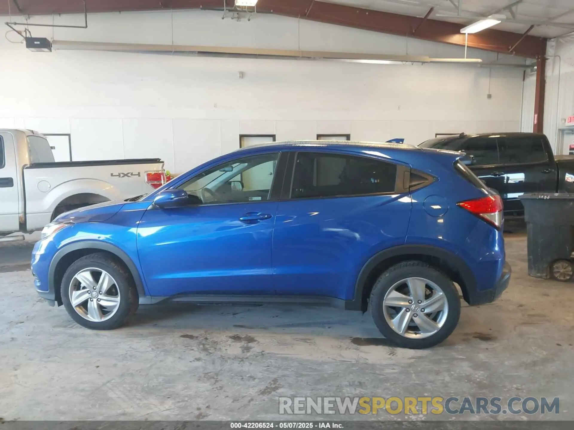 14 Photograph of a damaged car 3CZRU6H50KM739507 HONDA HR-V 2019