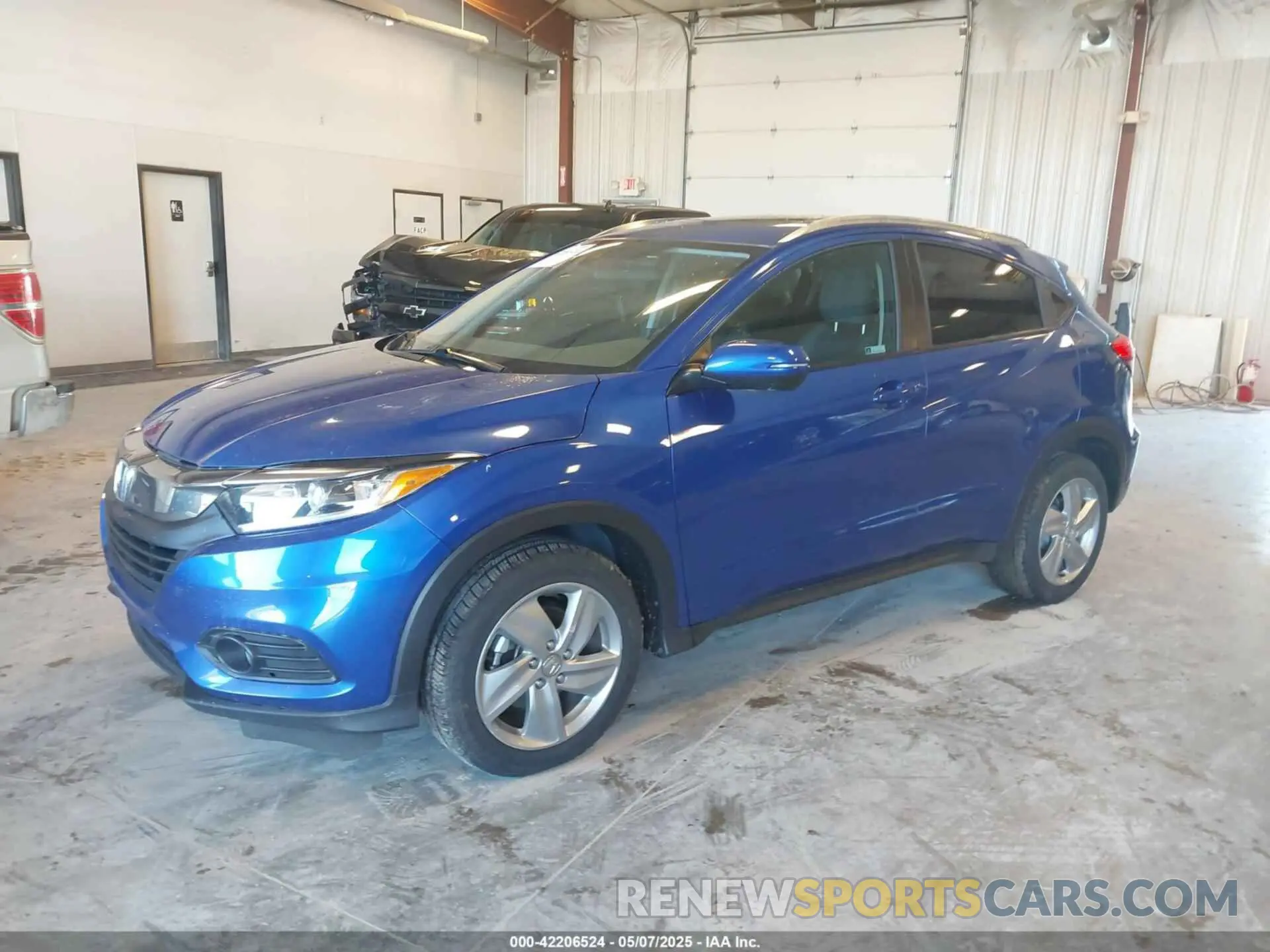 2 Photograph of a damaged car 3CZRU6H50KM739507 HONDA HR-V 2019