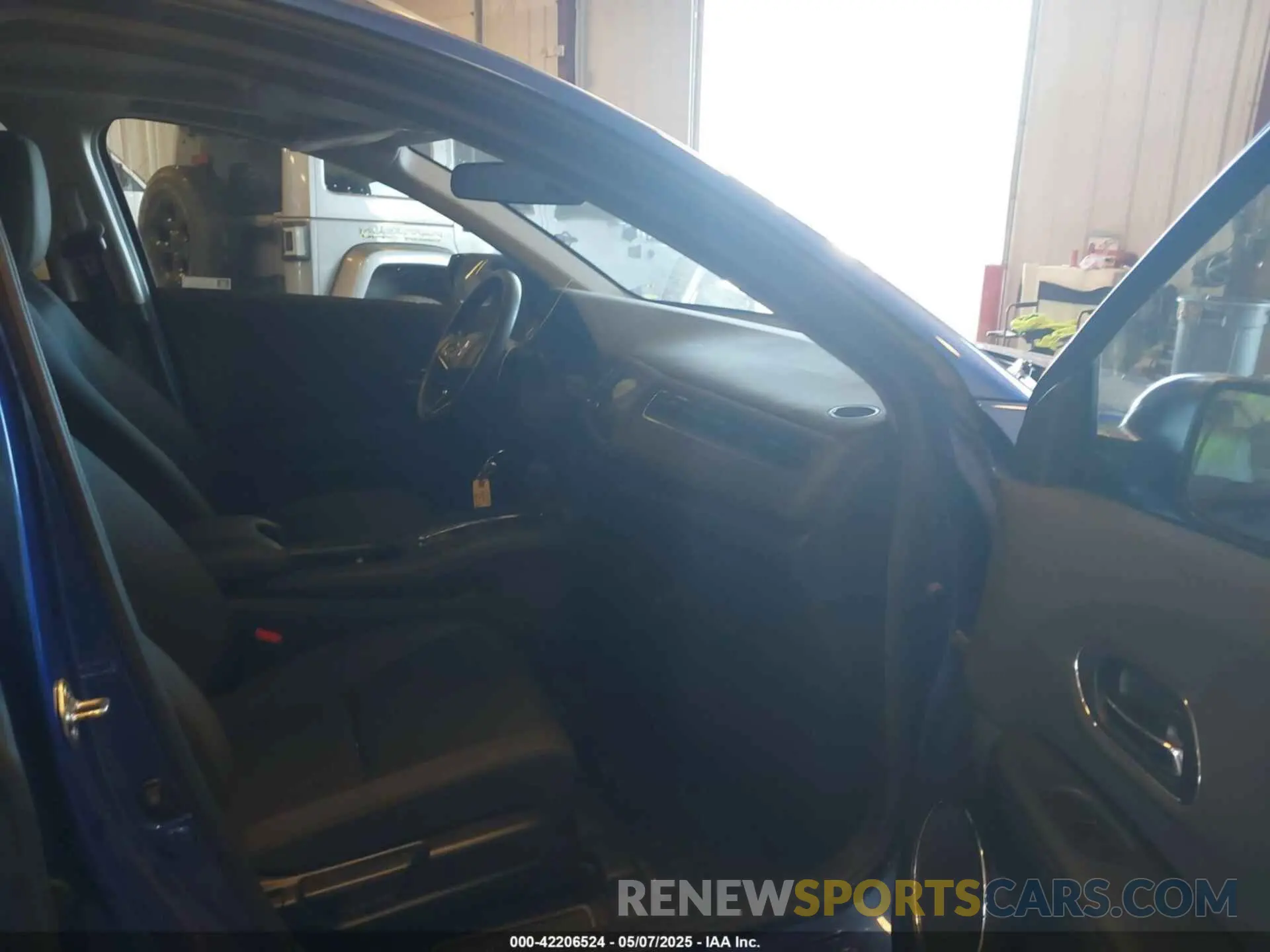 5 Photograph of a damaged car 3CZRU6H50KM739507 HONDA HR-V 2019