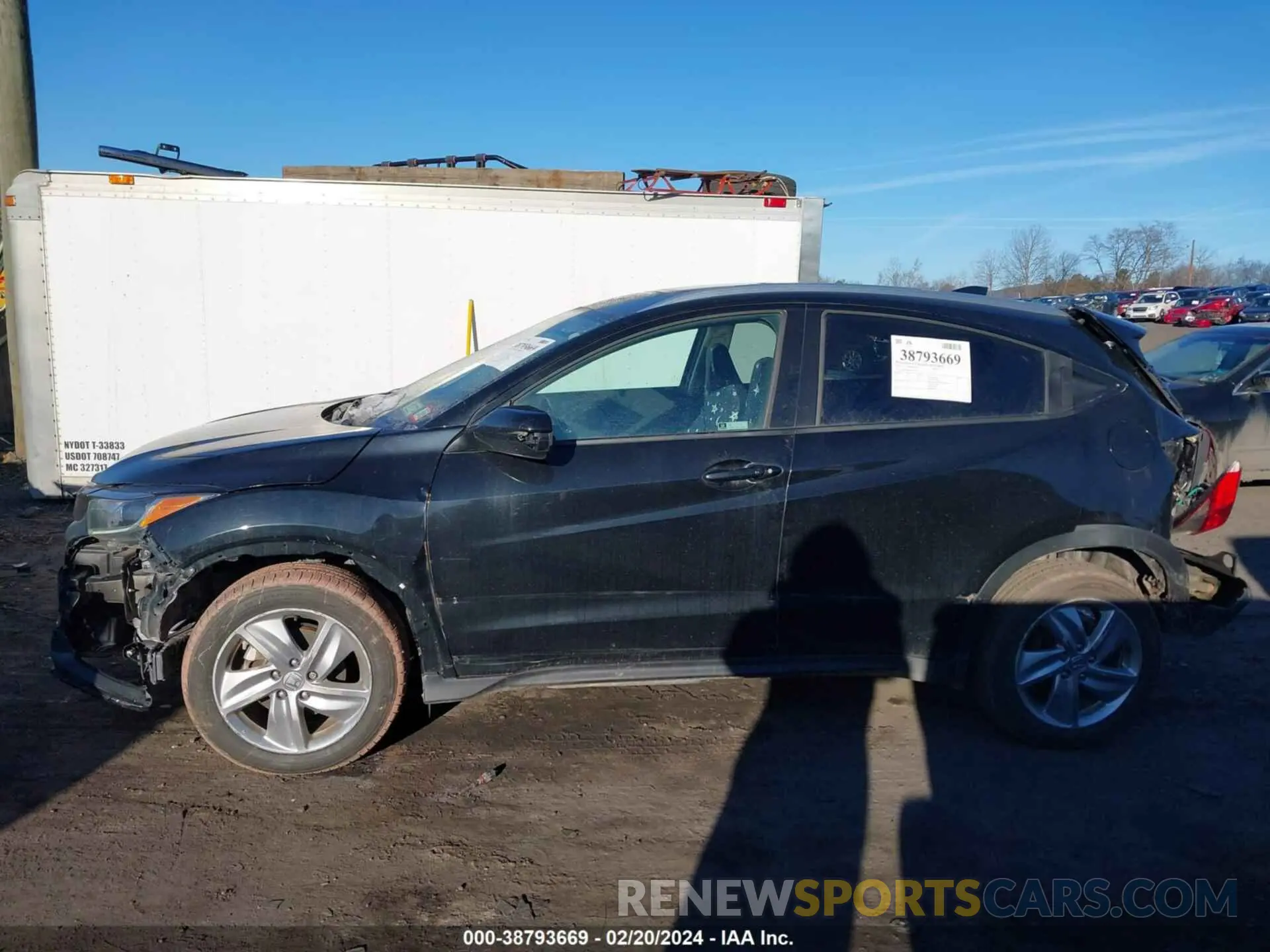 14 Photograph of a damaged car 3CZRU6H51KM716771 HONDA HR-V 2019