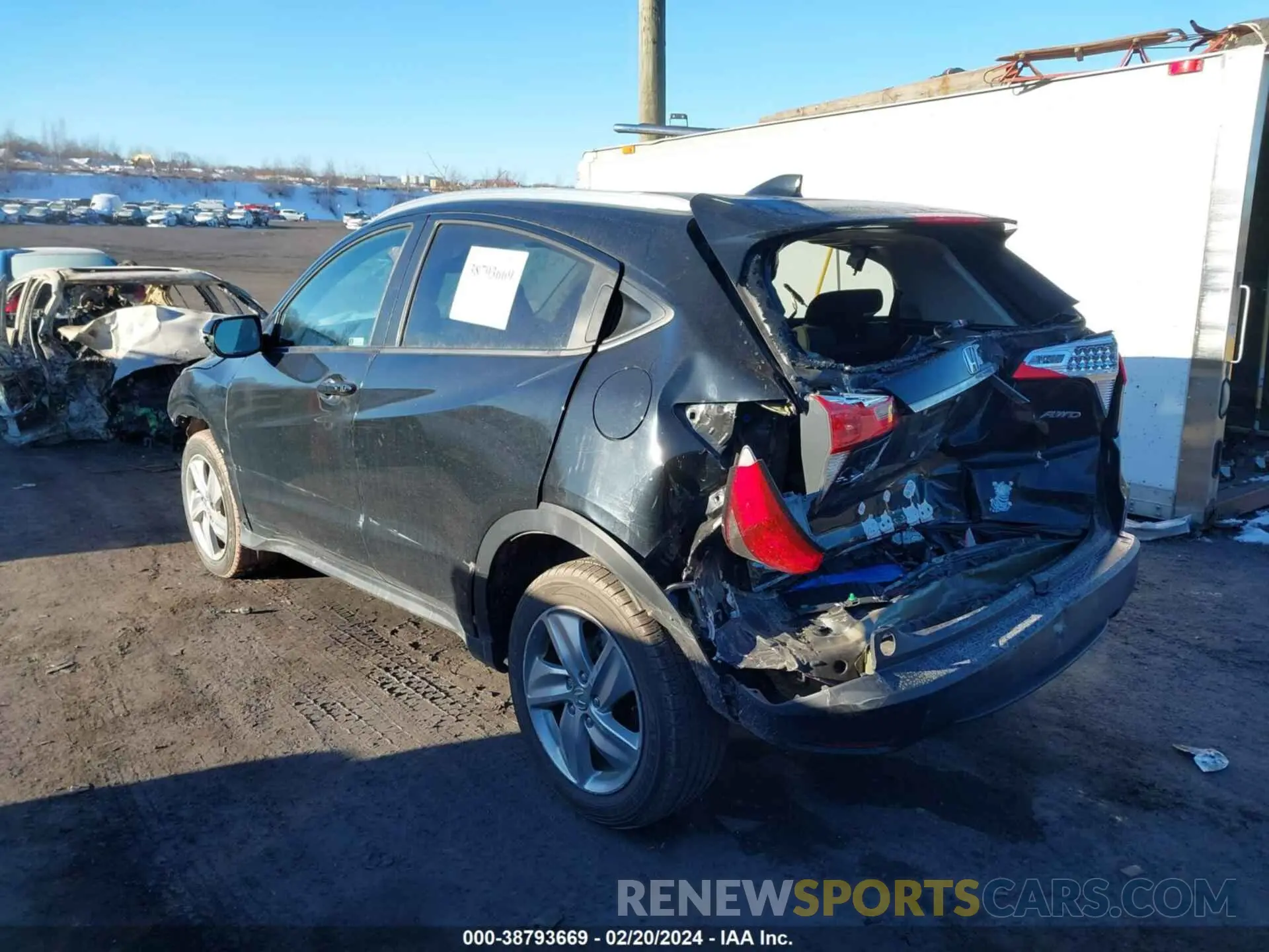 3 Photograph of a damaged car 3CZRU6H51KM716771 HONDA HR-V 2019