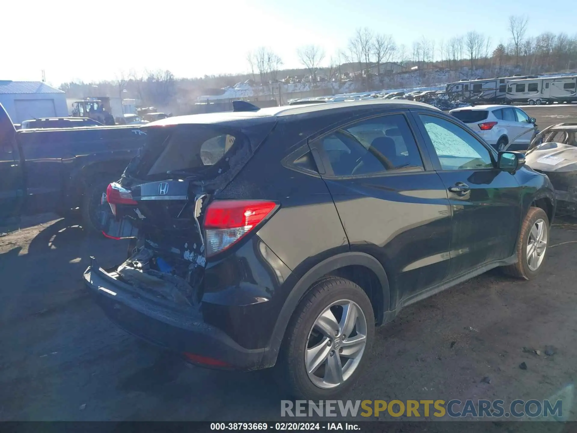 4 Photograph of a damaged car 3CZRU6H51KM716771 HONDA HR-V 2019