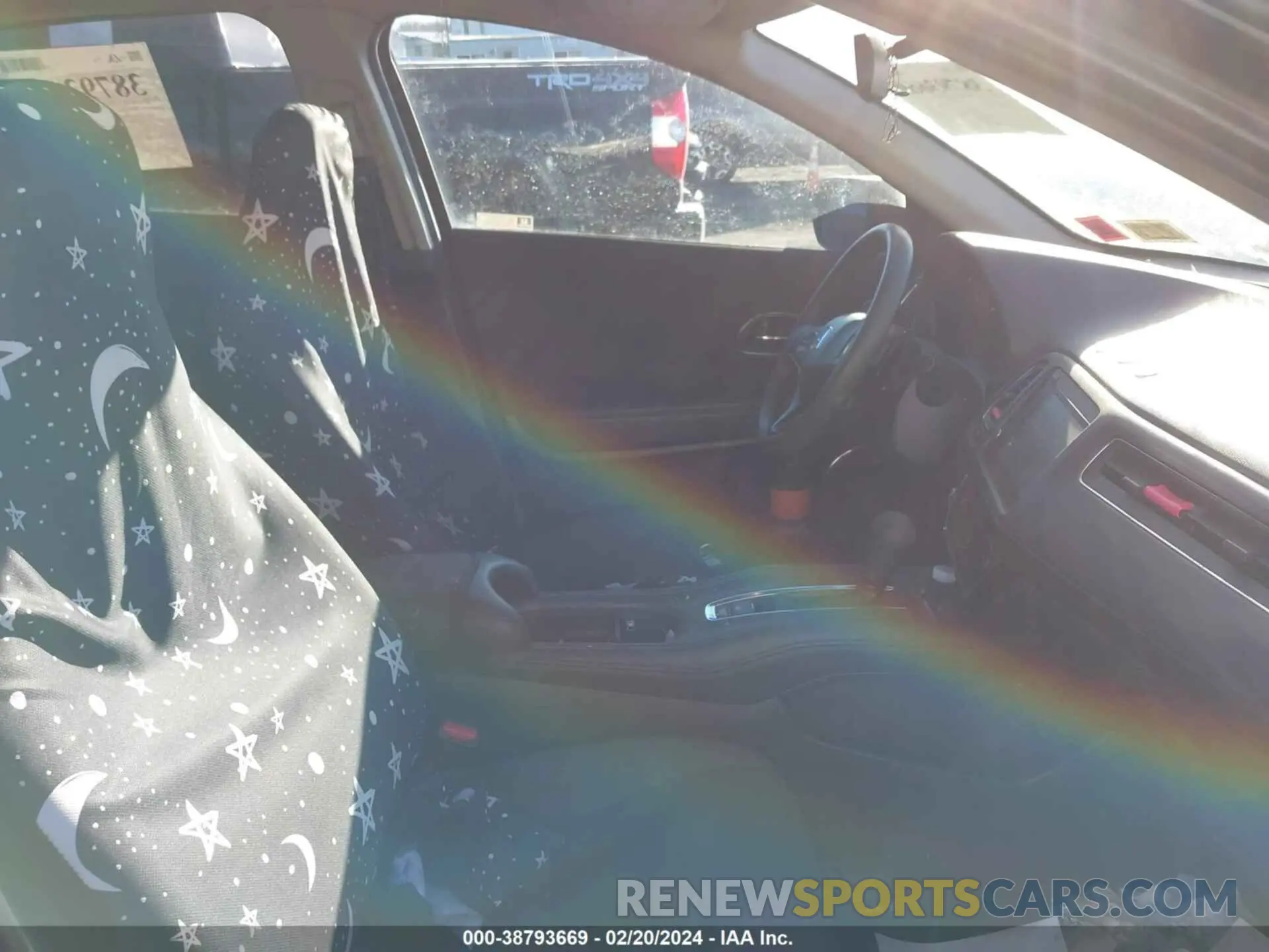 5 Photograph of a damaged car 3CZRU6H51KM716771 HONDA HR-V 2019
