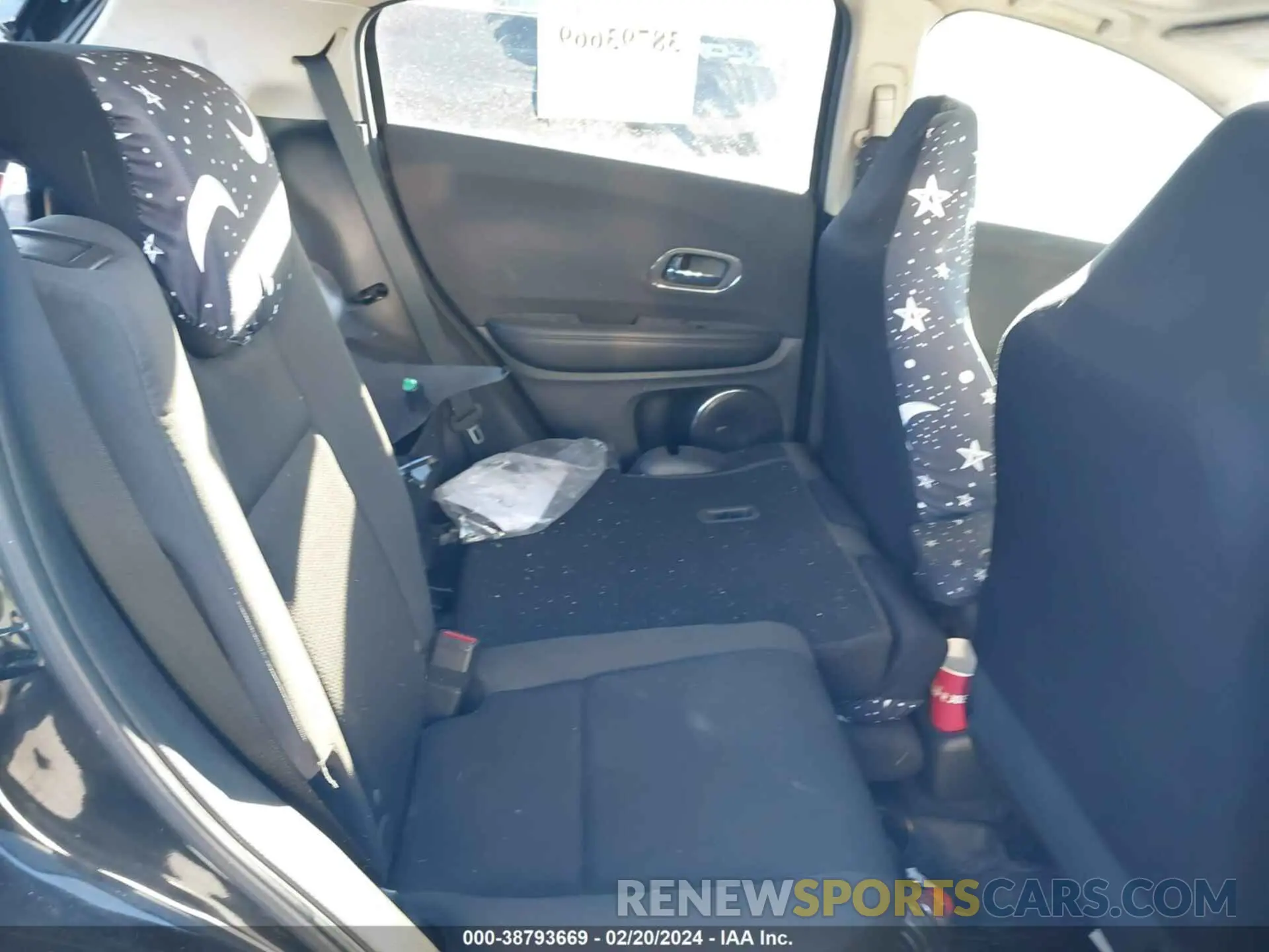 8 Photograph of a damaged car 3CZRU6H51KM716771 HONDA HR-V 2019