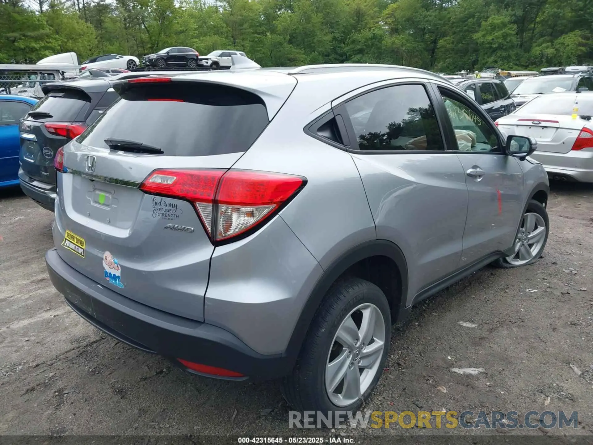 4 Photograph of a damaged car 3CZRU6H52KM713815 HONDA HR-V 2019