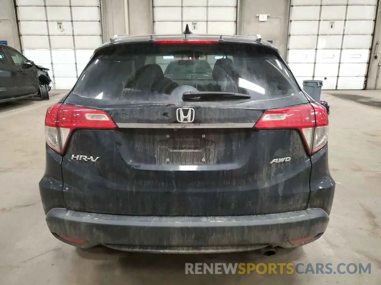 6 Photograph of a damaged car 3CZRU6H52KM731683 HONDA HR-V 2019
