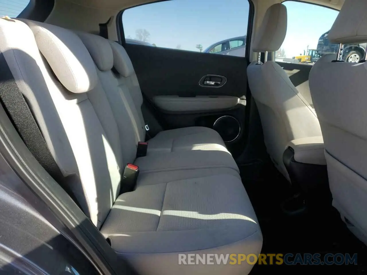 11 Photograph of a damaged car 3CZRU6H52KM732252 HONDA HR-V 2019