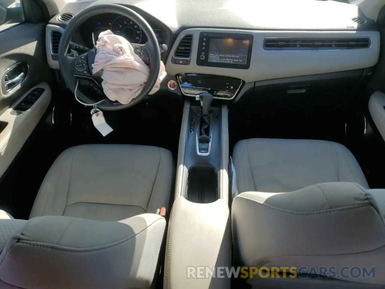 8 Photograph of a damaged car 3CZRU6H52KM732252 HONDA HR-V 2019