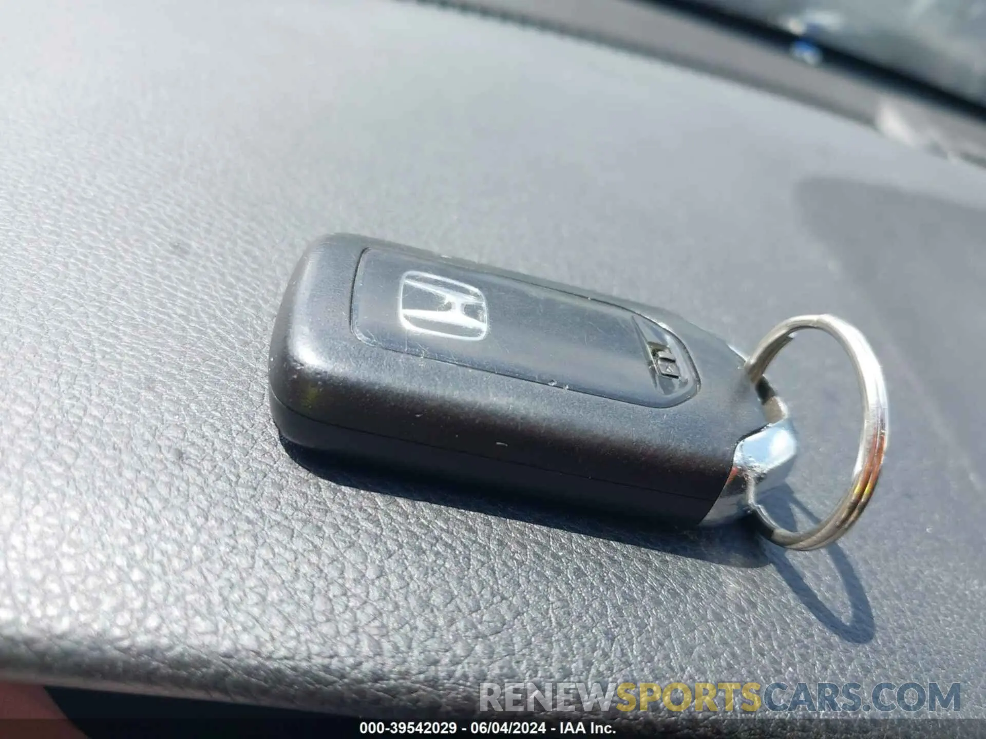11 Photograph of a damaged car 3CZRU6H53KM702774 HONDA HR-V 2019