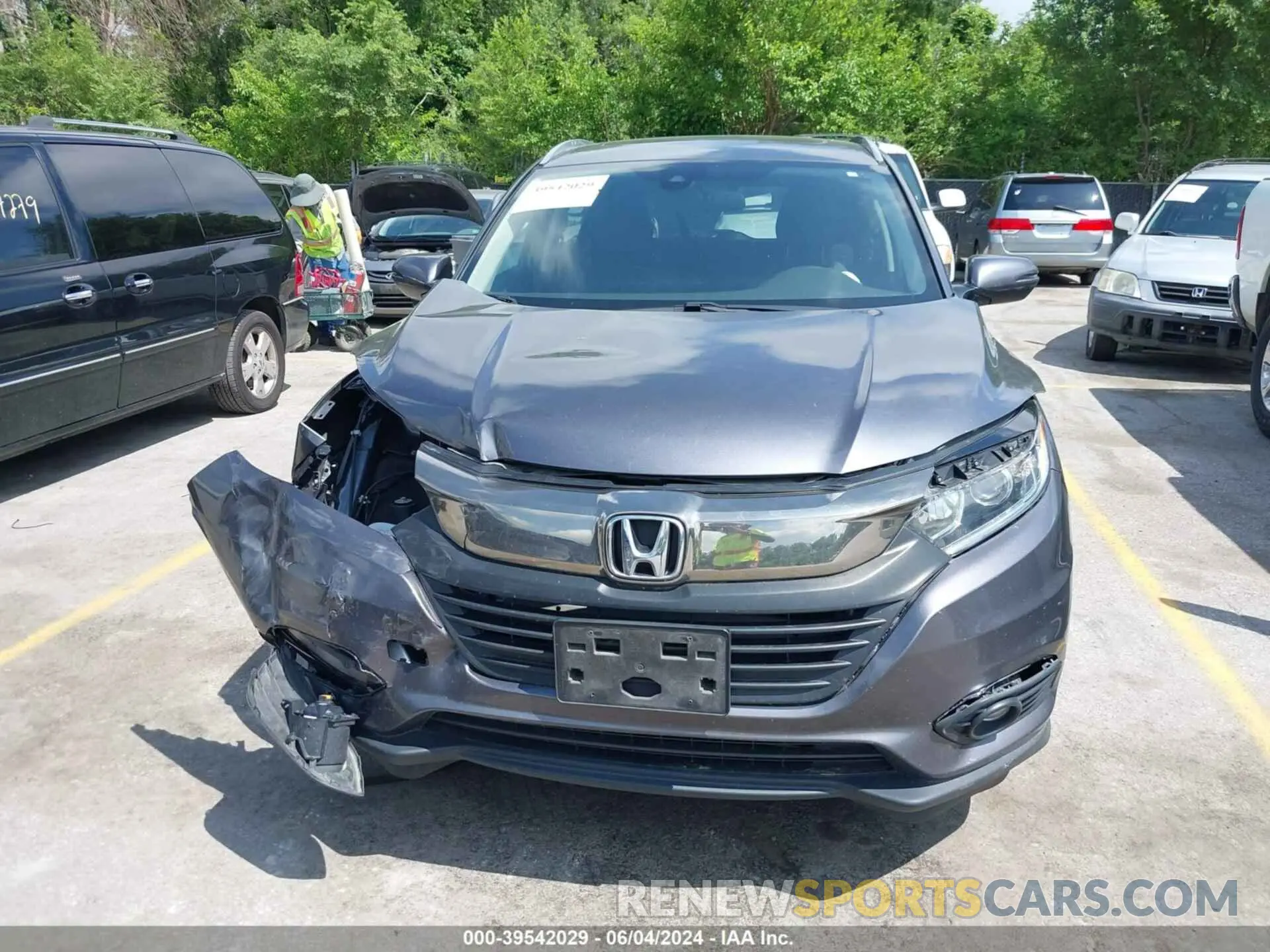 12 Photograph of a damaged car 3CZRU6H53KM702774 HONDA HR-V 2019