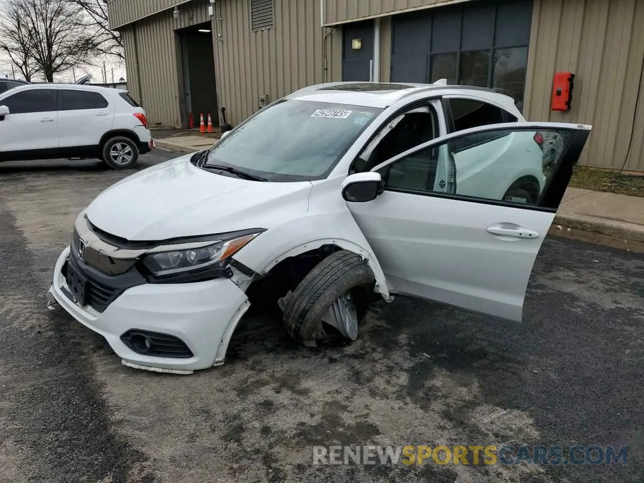 1 Photograph of a damaged car 3CZRU6H53KM706971 HONDA HR-V 2019