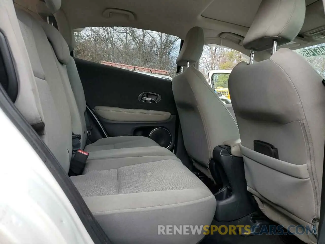 10 Photograph of a damaged car 3CZRU6H53KM706971 HONDA HR-V 2019
