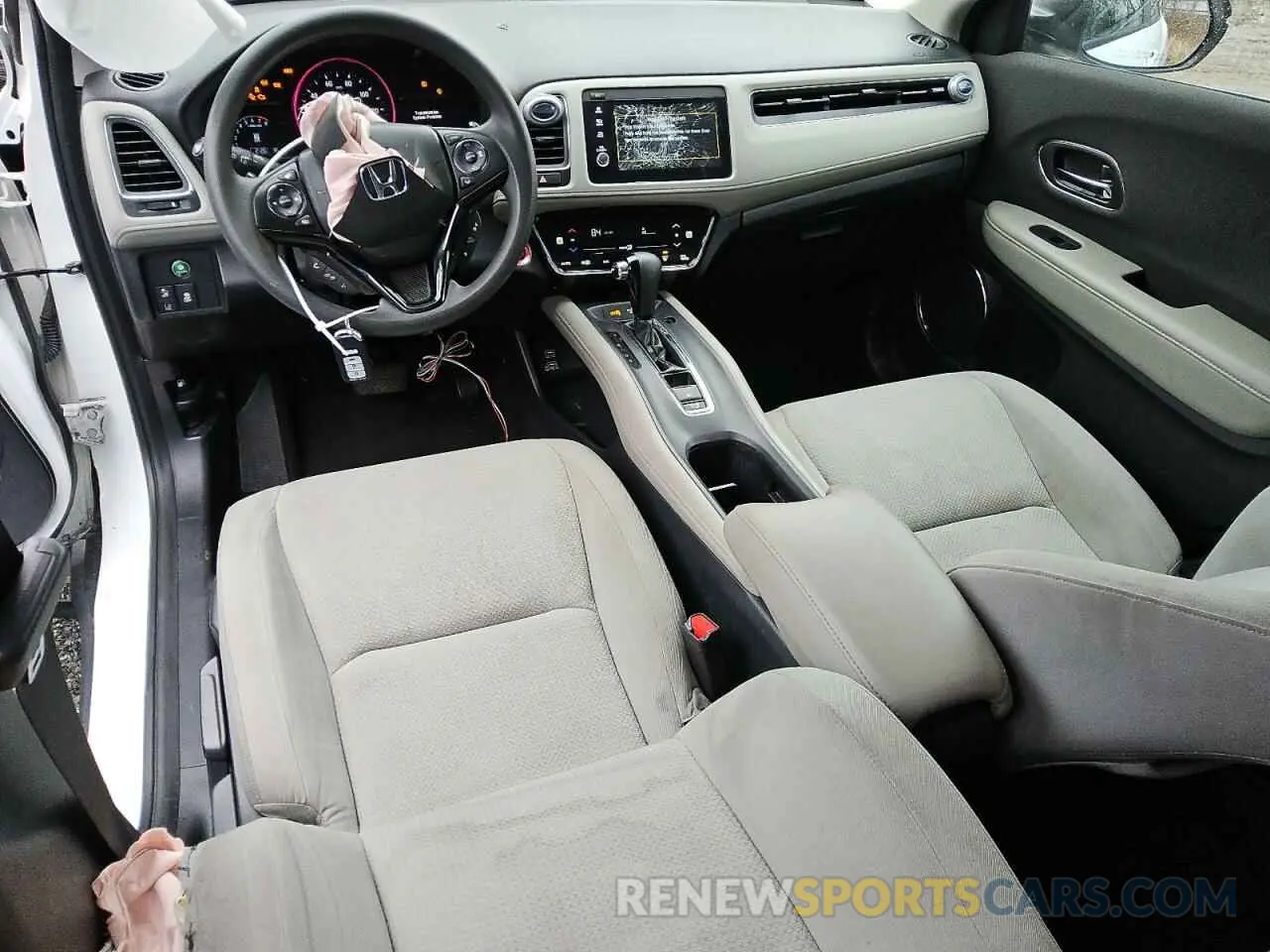 8 Photograph of a damaged car 3CZRU6H53KM706971 HONDA HR-V 2019