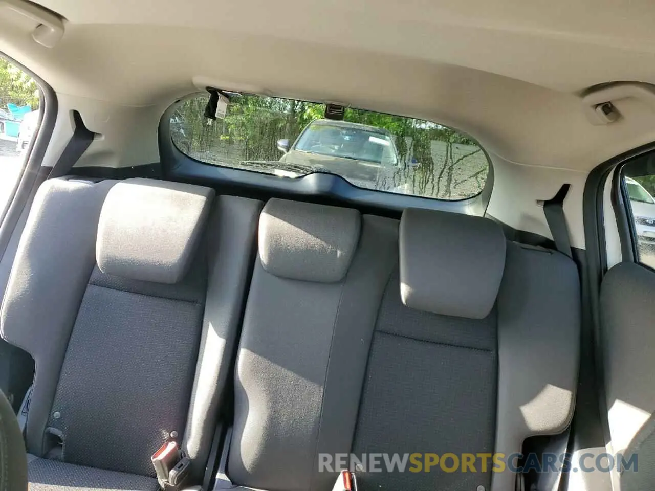 10 Photograph of a damaged car 3CZRU6H53KM724645 HONDA HR-V 2019