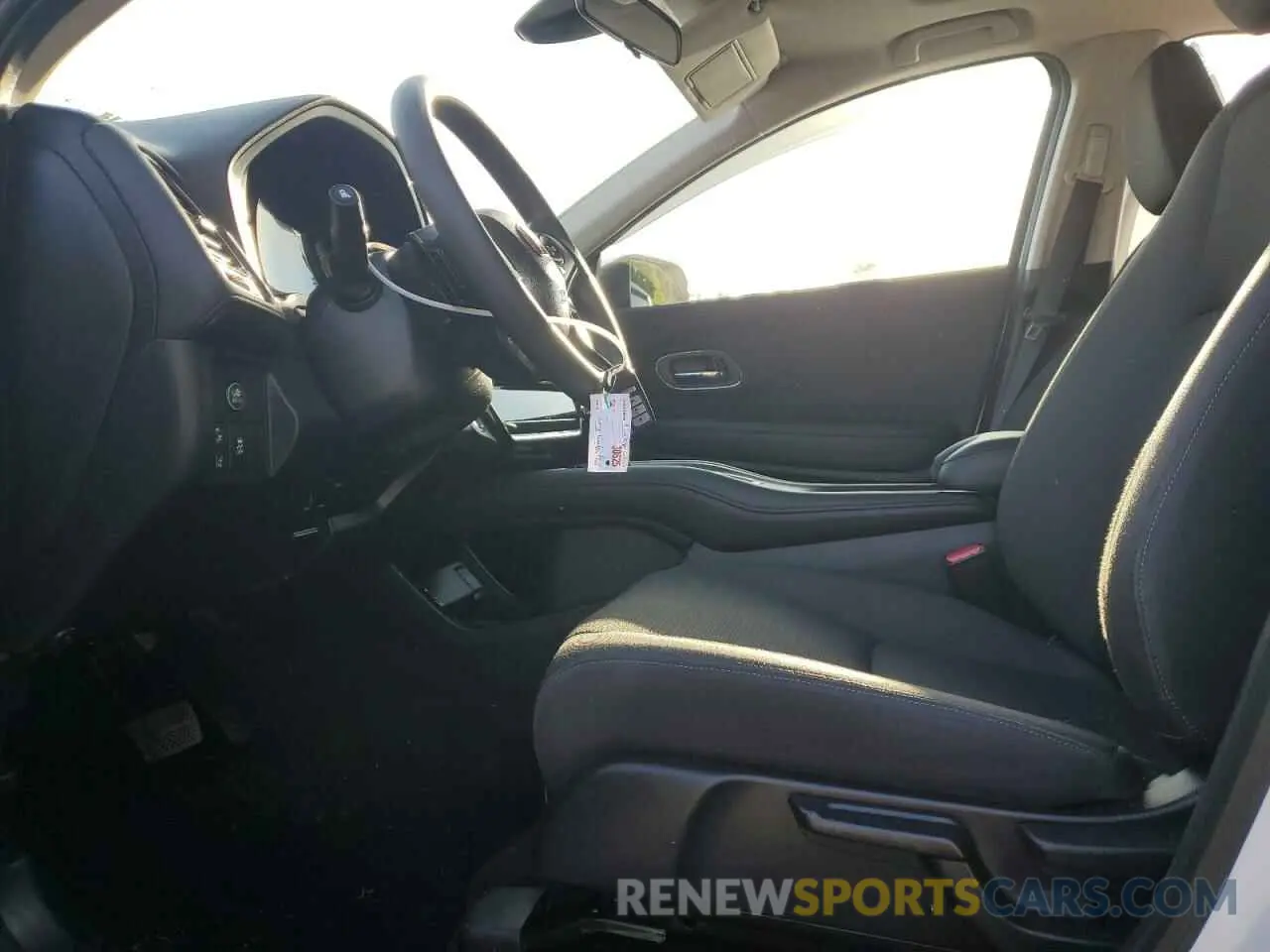 7 Photograph of a damaged car 3CZRU6H53KM724645 HONDA HR-V 2019
