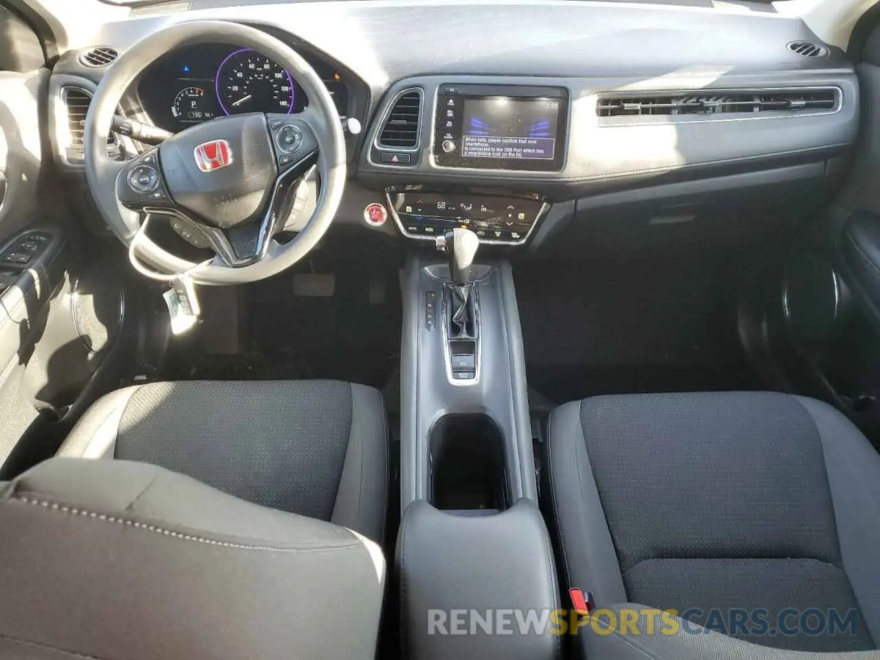 8 Photograph of a damaged car 3CZRU6H53KM724645 HONDA HR-V 2019