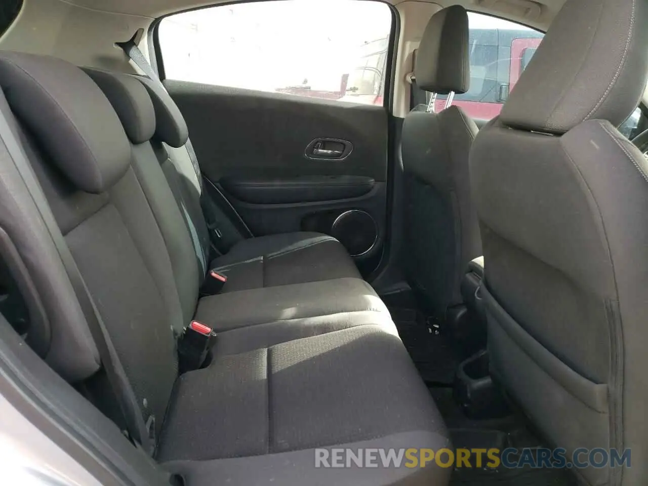 11 Photograph of a damaged car 3CZRU6H53KM726508 HONDA HR-V 2019