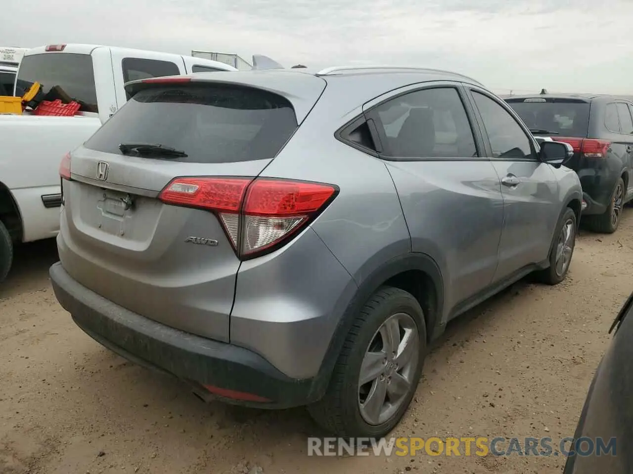 3 Photograph of a damaged car 3CZRU6H53KM726508 HONDA HR-V 2019