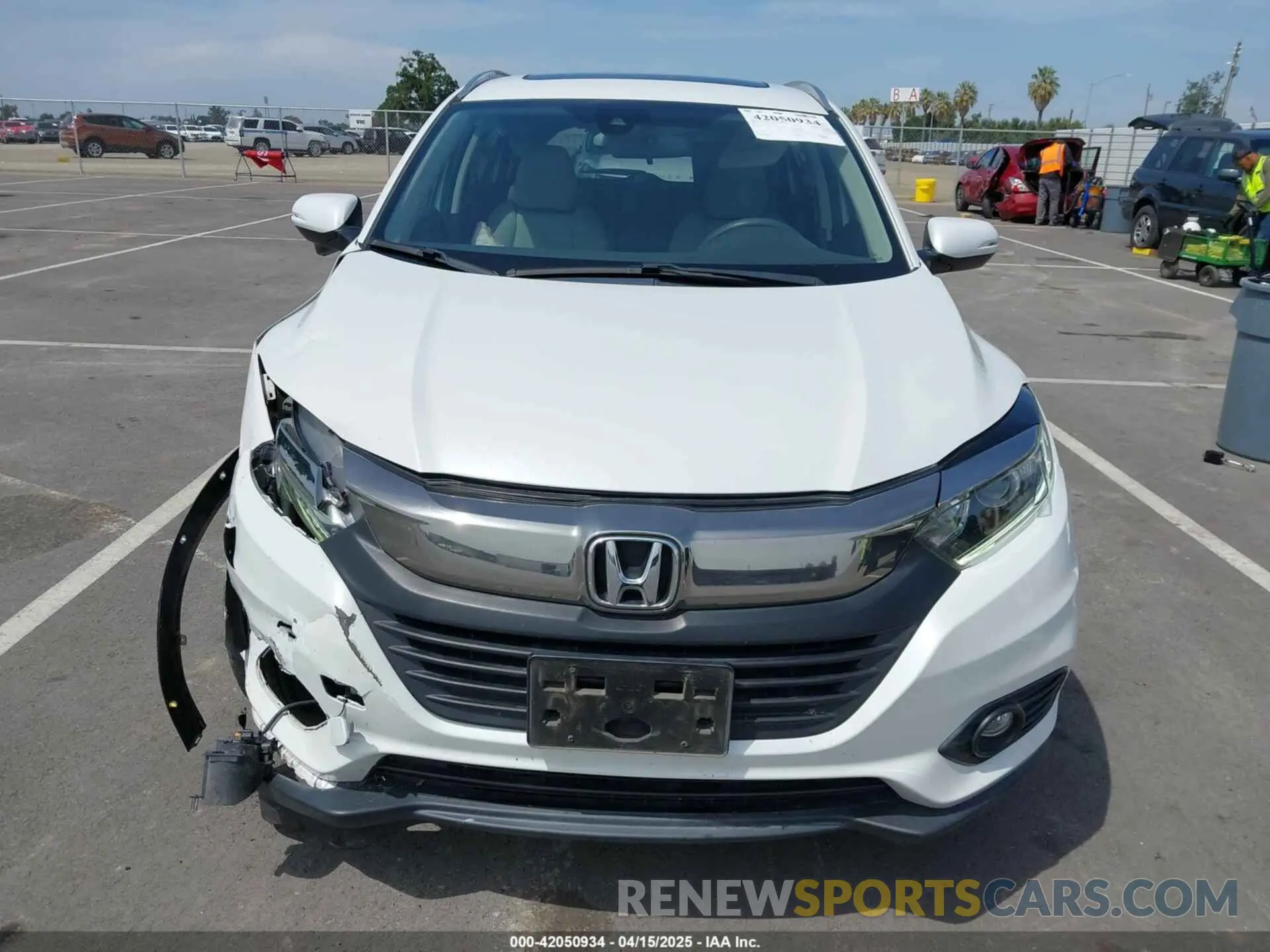 12 Photograph of a damaged car 3CZRU6H53KM730378 HONDA HR-V 2019