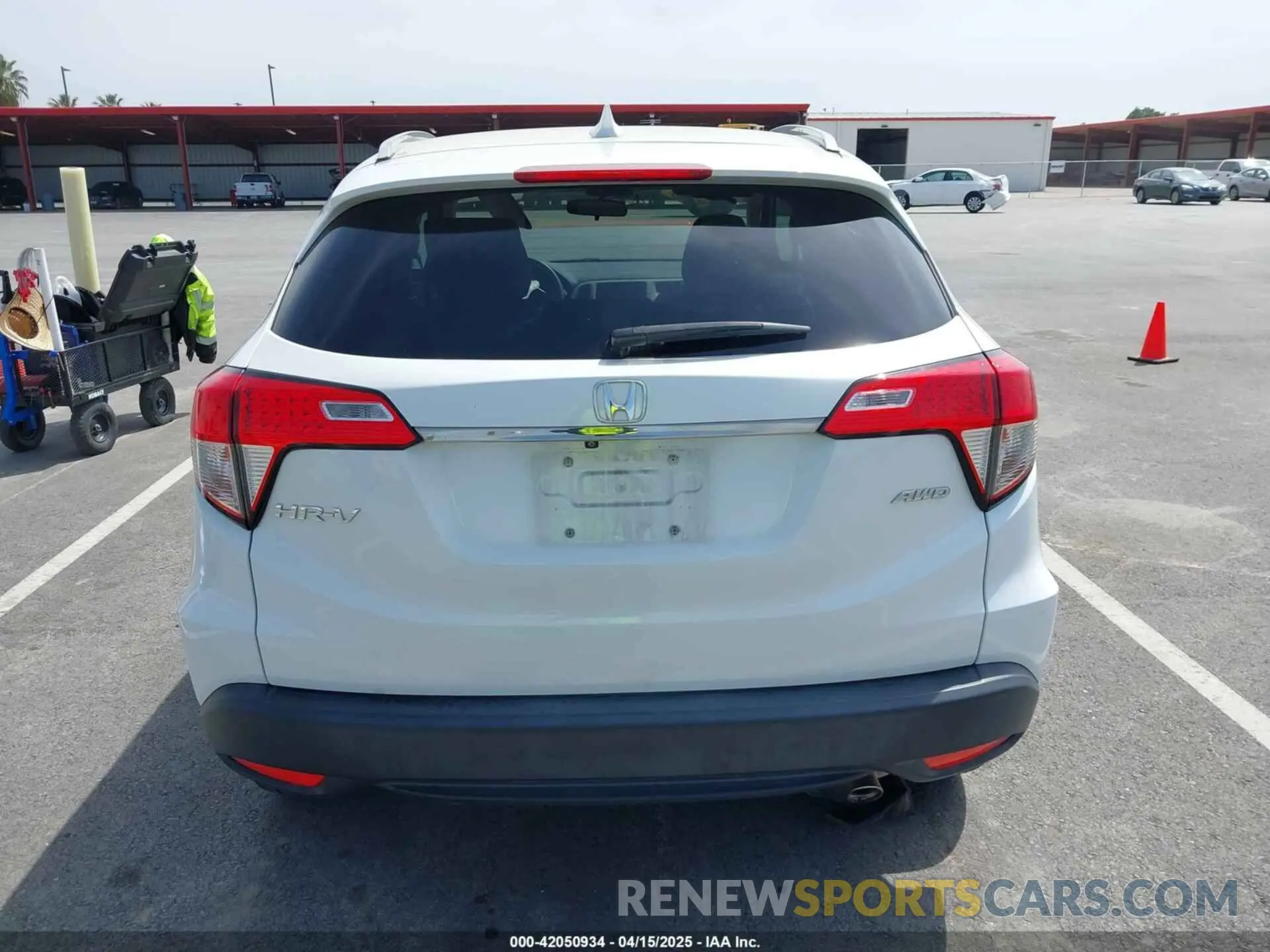 16 Photograph of a damaged car 3CZRU6H53KM730378 HONDA HR-V 2019